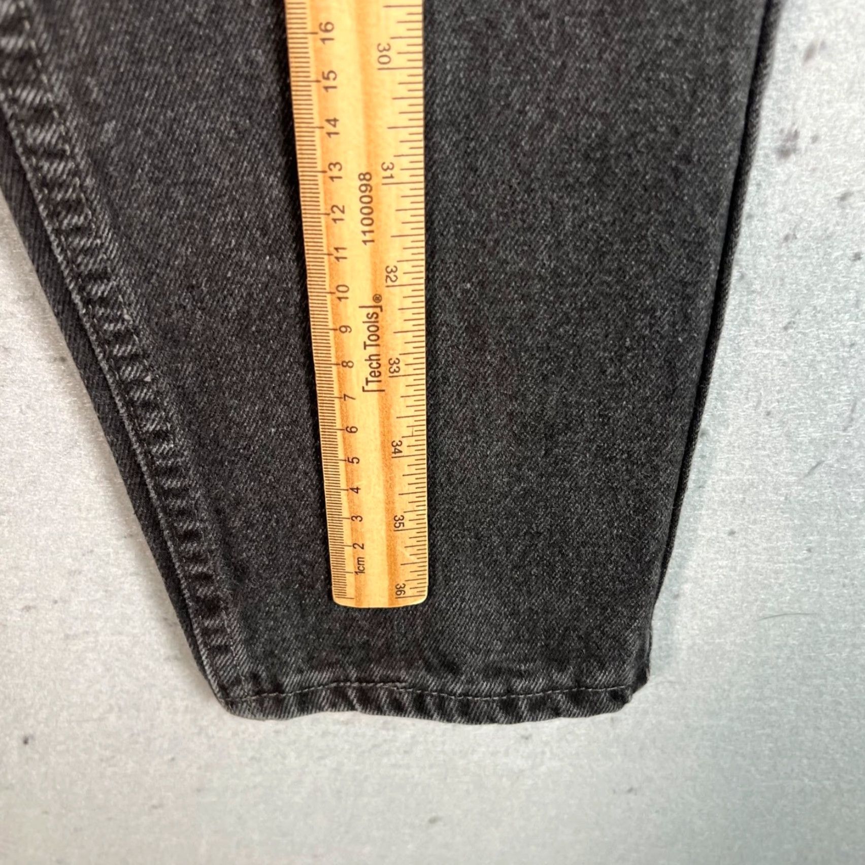 Levi's VINTAGE Levi's 550 Jeans Womens Size 8 Regular Black Denim 28 Inseam 5-Pocket Relaxed Tapered Leg Size 30" / US 8 / IT 44 - 6 Thumbnail