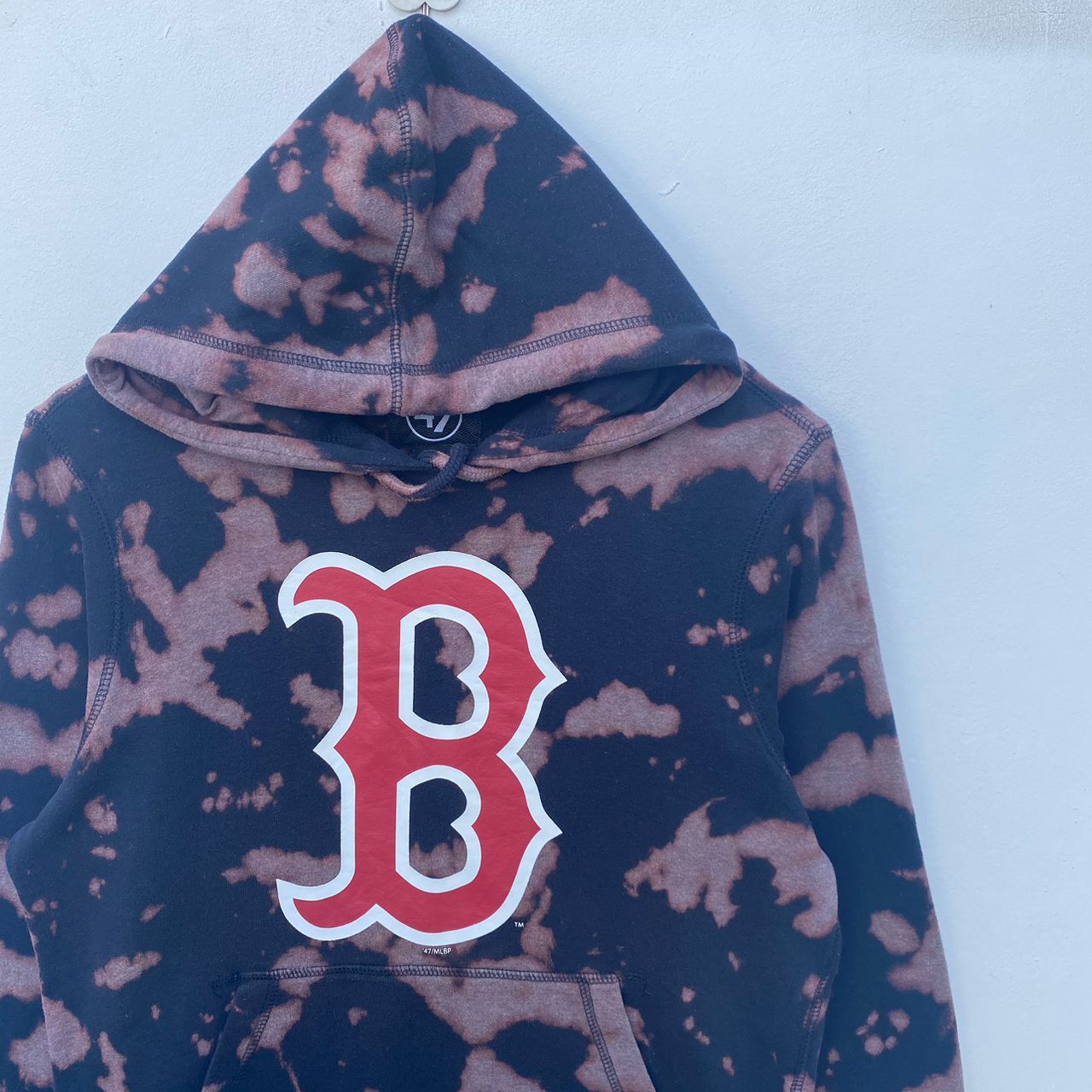 Other BOSTON RED SOX BLEACH WASH HOODIE MEDIUM PULLOVER Size US M / EU 48-50 / 2 - 3 Thumbnail