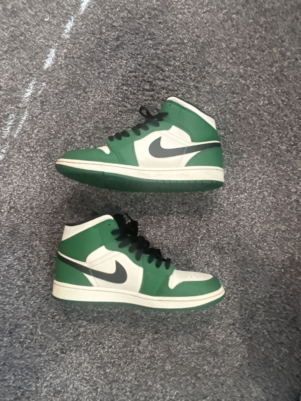 Jordan Brand Air Jordan 1 pine green Size US 10 / EU 43 - 2 Thumbnail