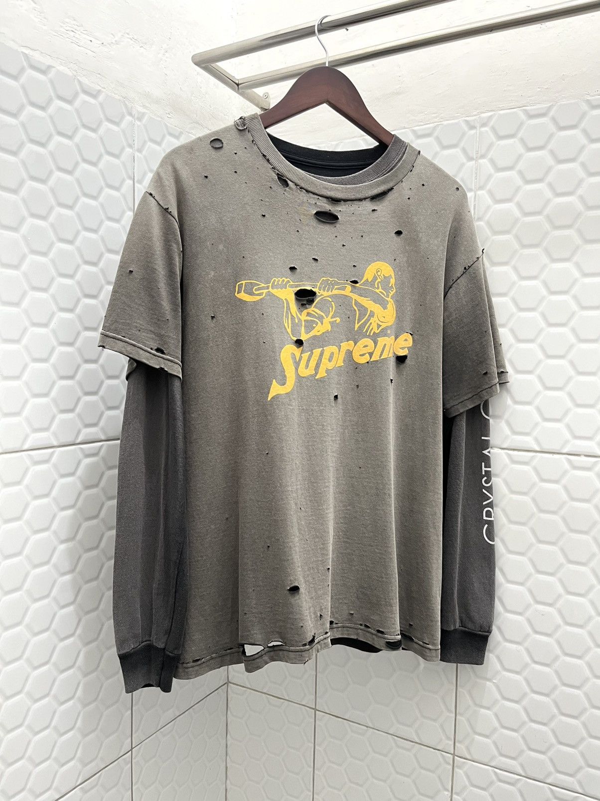 Supreme Vintage Supreme Thrashed Tee Size US M / EU 48-50 / 2 - 2 Thumbnail
