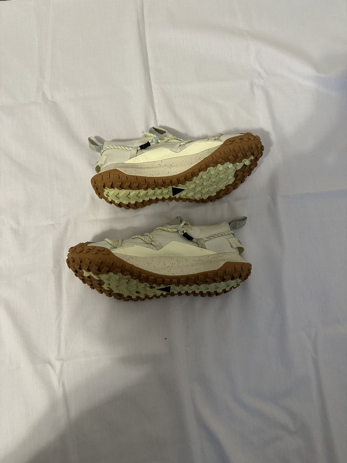 Nike ACG Nike ACG Mountain Fly Low GTX Size US 8 / EU 41 - 3 Thumbnail