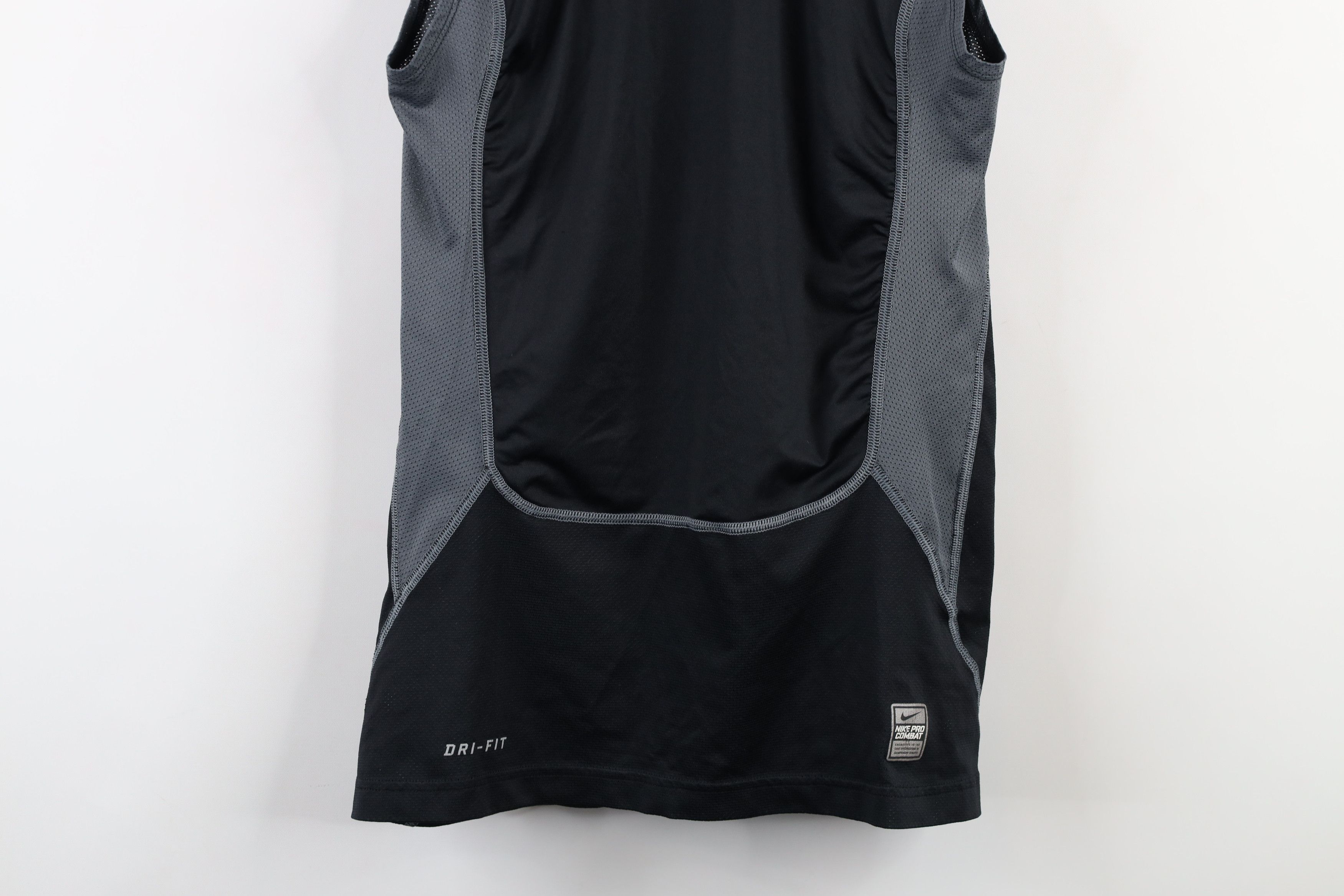 Nike × Vintage Nike Pro Combat Compression Training Sleeveless T-Shirt Size US L / EU 52-54 / 3 - 3 Thumbnail