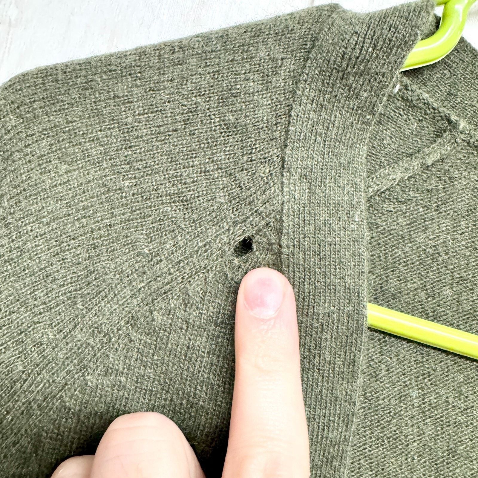 Banana Republic Banana Republic Sweater Size S Italian Yarn Green Cardigan Size S / US 4 / IT 40 - 2 Thumbnail