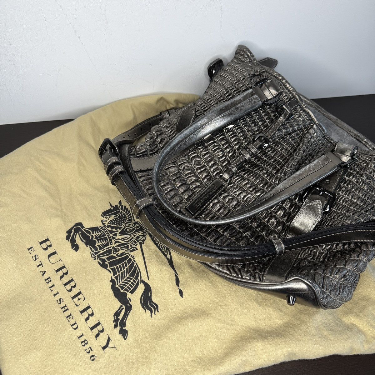 Burberry Burberry Silver Leather Runaway Calf Skin Curvy Bag Size ONE SIZE - 2 Thumbnail