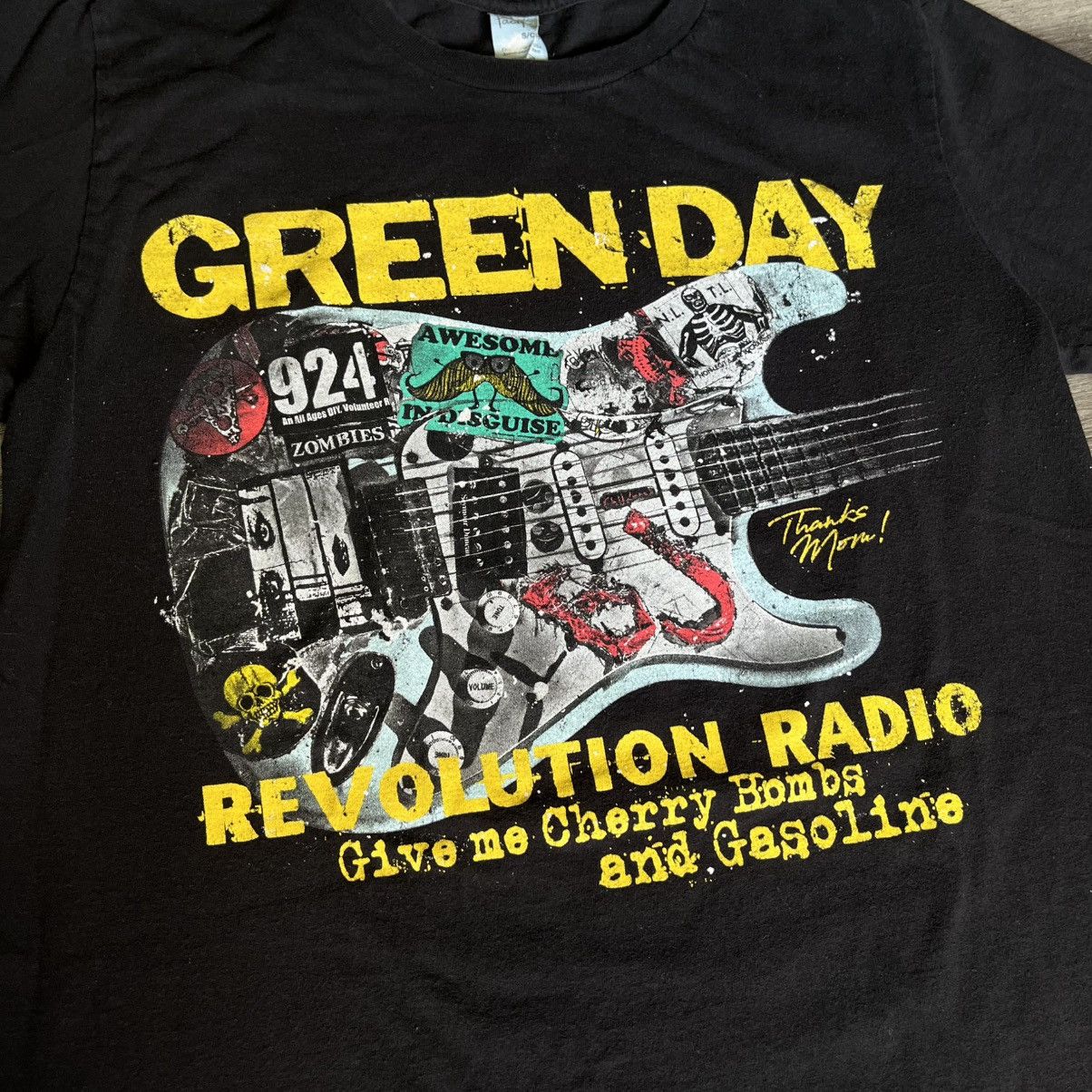 Band Tees Vintage Green Day Revolution Radio Guitar Punk Band T Shirt Size US S / EU 44-46 / 1 - 3 Thumbnail