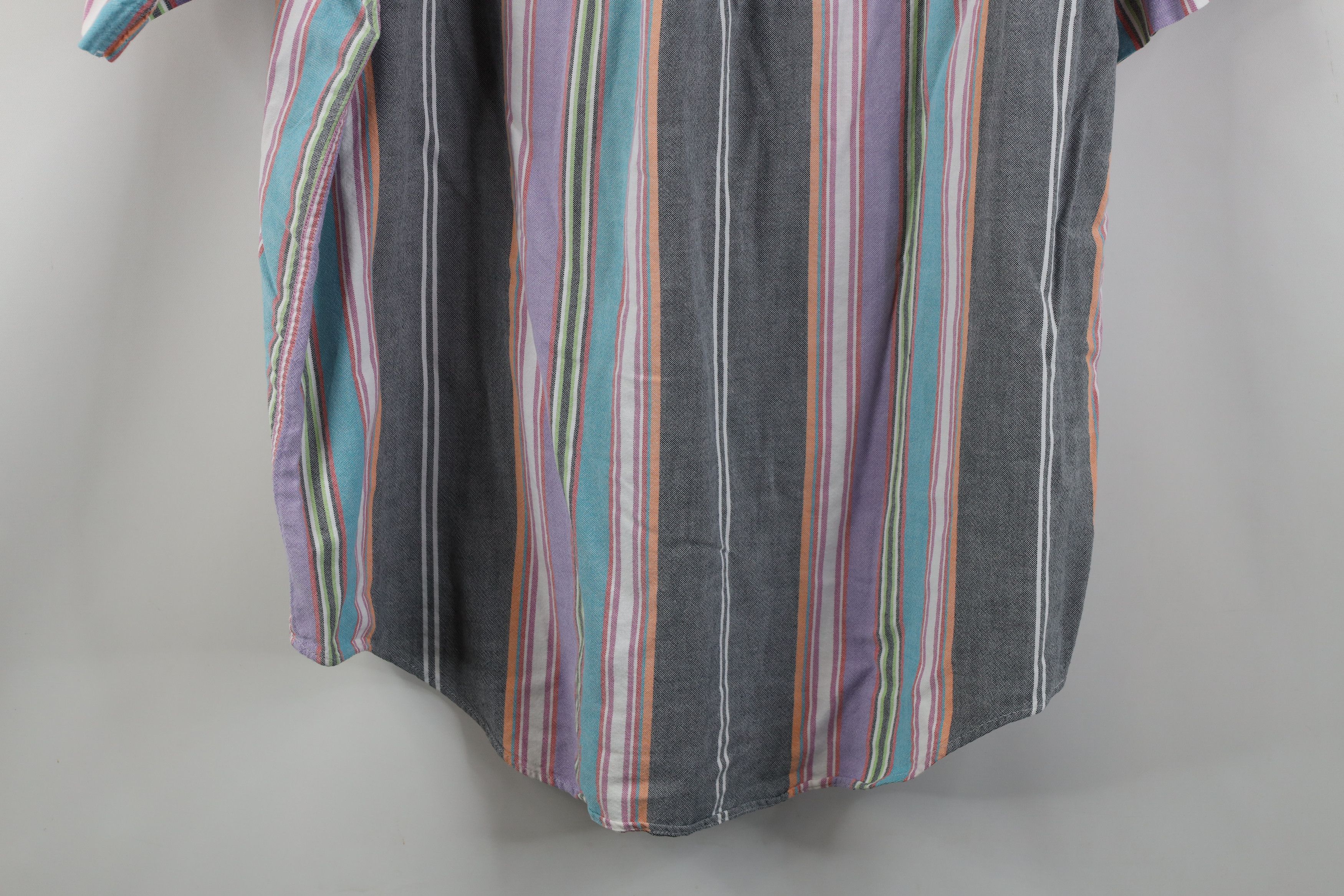 Vintage Vintage 90s Streetwear Rainbow Short Sleeve Button Shirt Size US L / EU 52-54 / 3 - 14 Thumbnail