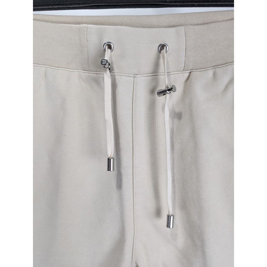 Balmain o1rshd1 B Logo Jogger Short in Beige Size US 32 / EU 48 - 8 Thumbnail