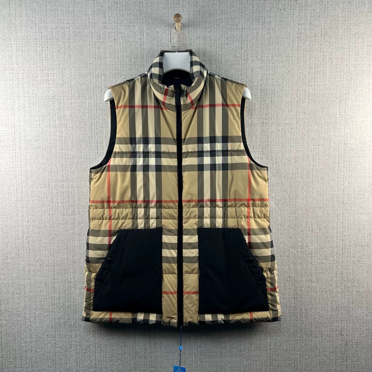 Burberry Burberry Checked Stand-Collar Down Vest Size US XL / EU 56 / 4 - 1 Thumbnail