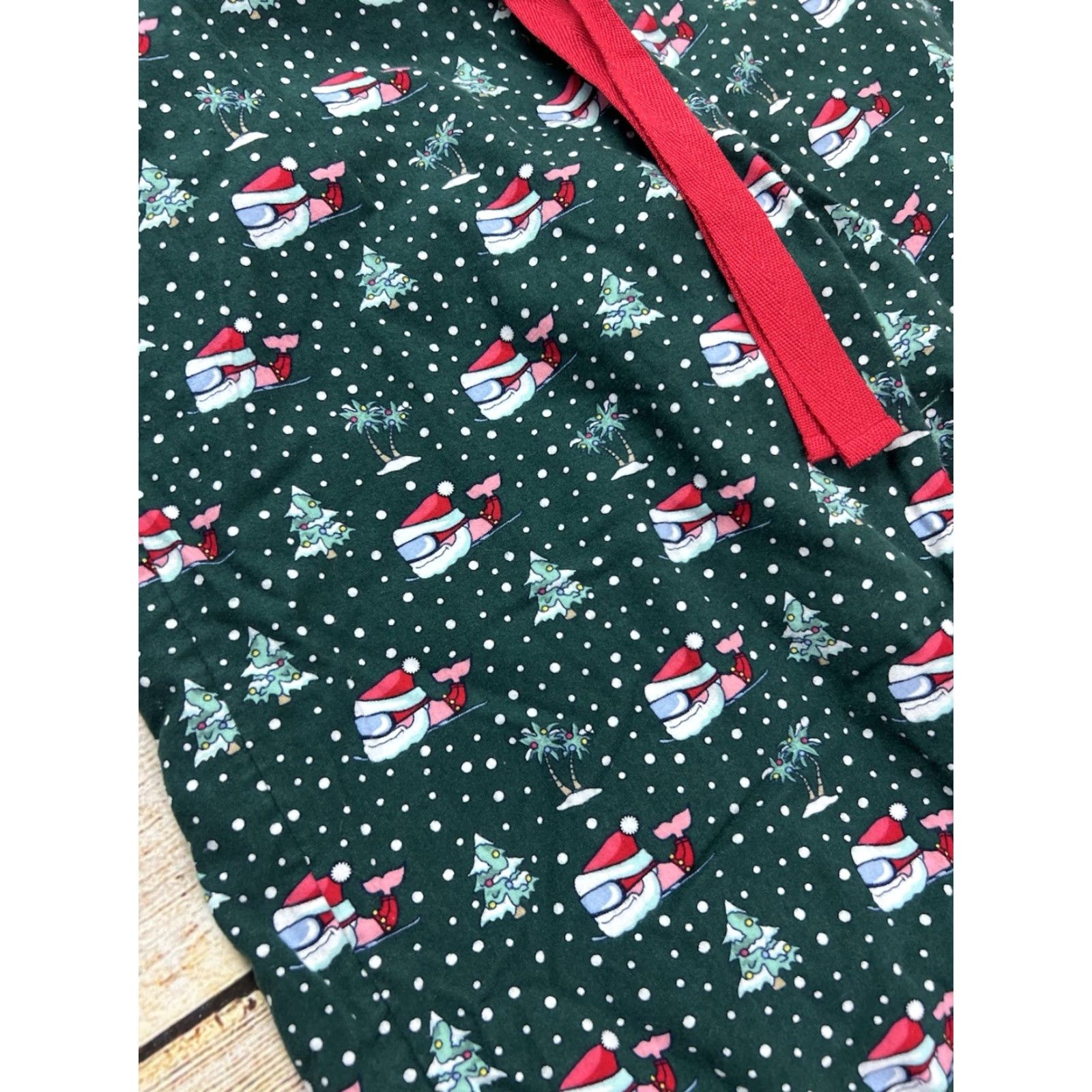 Vineyard Vines Vineyard Vines Pajama Pants Unisex Adults XS Green Christmas Santa Skiing Holiday Size US 27 - 3 Thumbnail