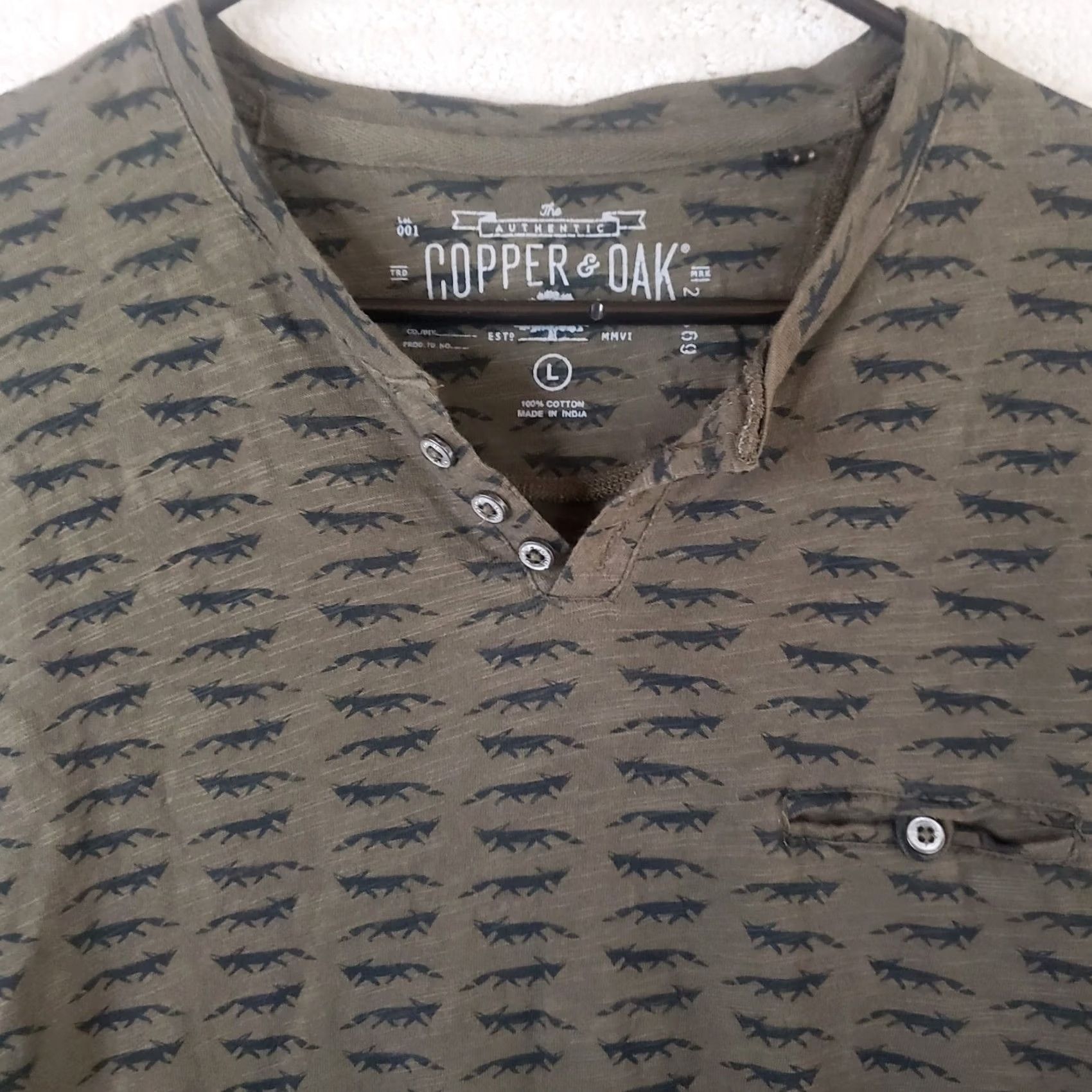 Vintage Copper and Oak Men’s L Army Green Fox Pattern Design Henley Pullover LS Shirt Size US L / EU 52-54 / 3 - 3 Thumbnail