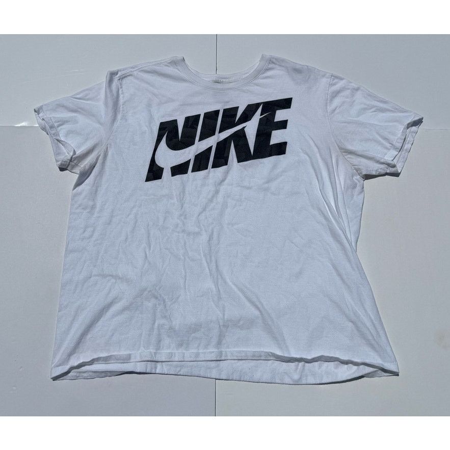 Nike Nike XXL White tee Size US XXL / EU 58 / 5 - 1 Thumbnail