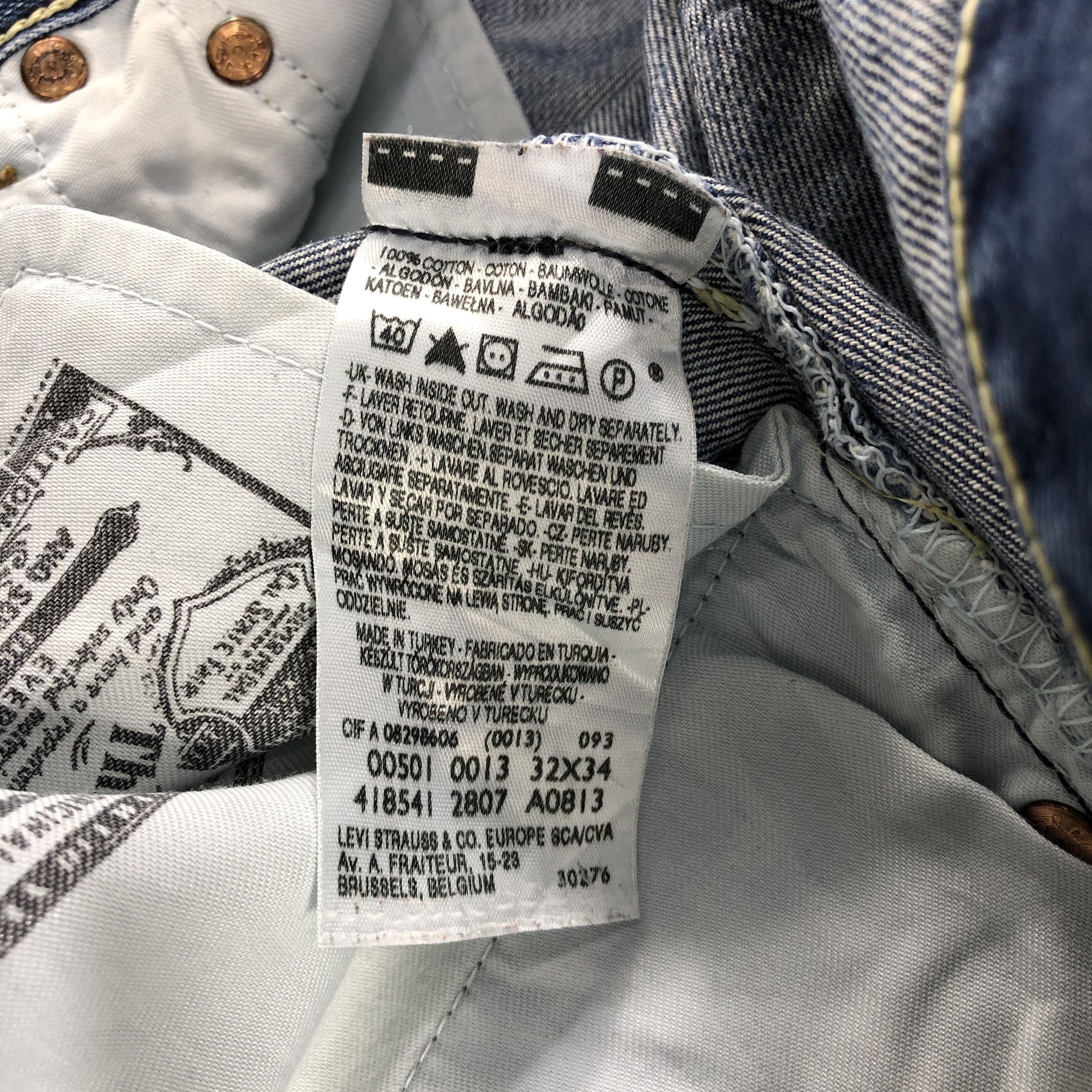 Levi's Vintage Blue Wash Levis 501 Jeans-JM2657 Size US 32 / EU 48 - 14 Thumbnail