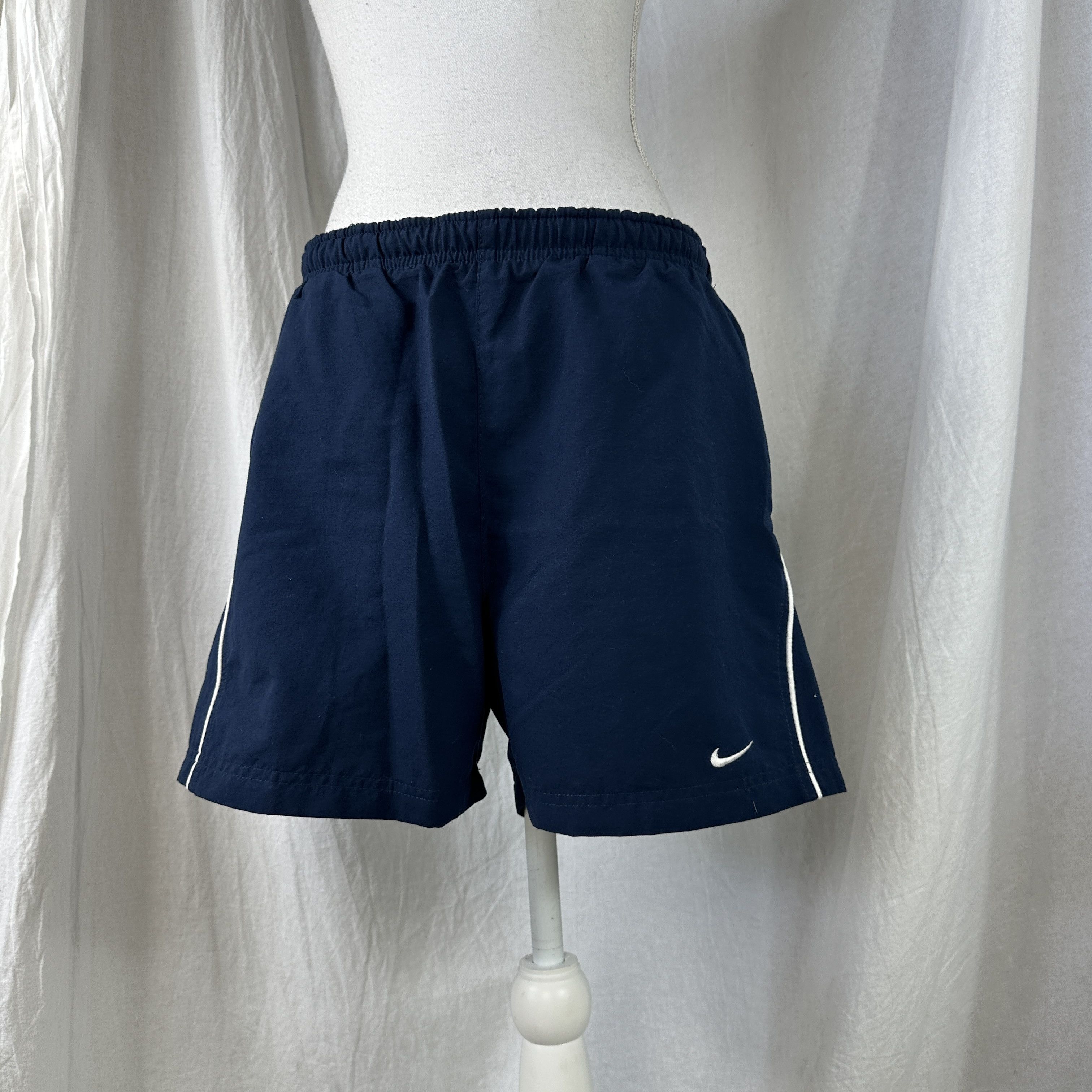 Nike × Vintage Vintage Sportswear Streetwear Nike 00s Shorts Size US 36 / EU 52 - 4 Thumbnail