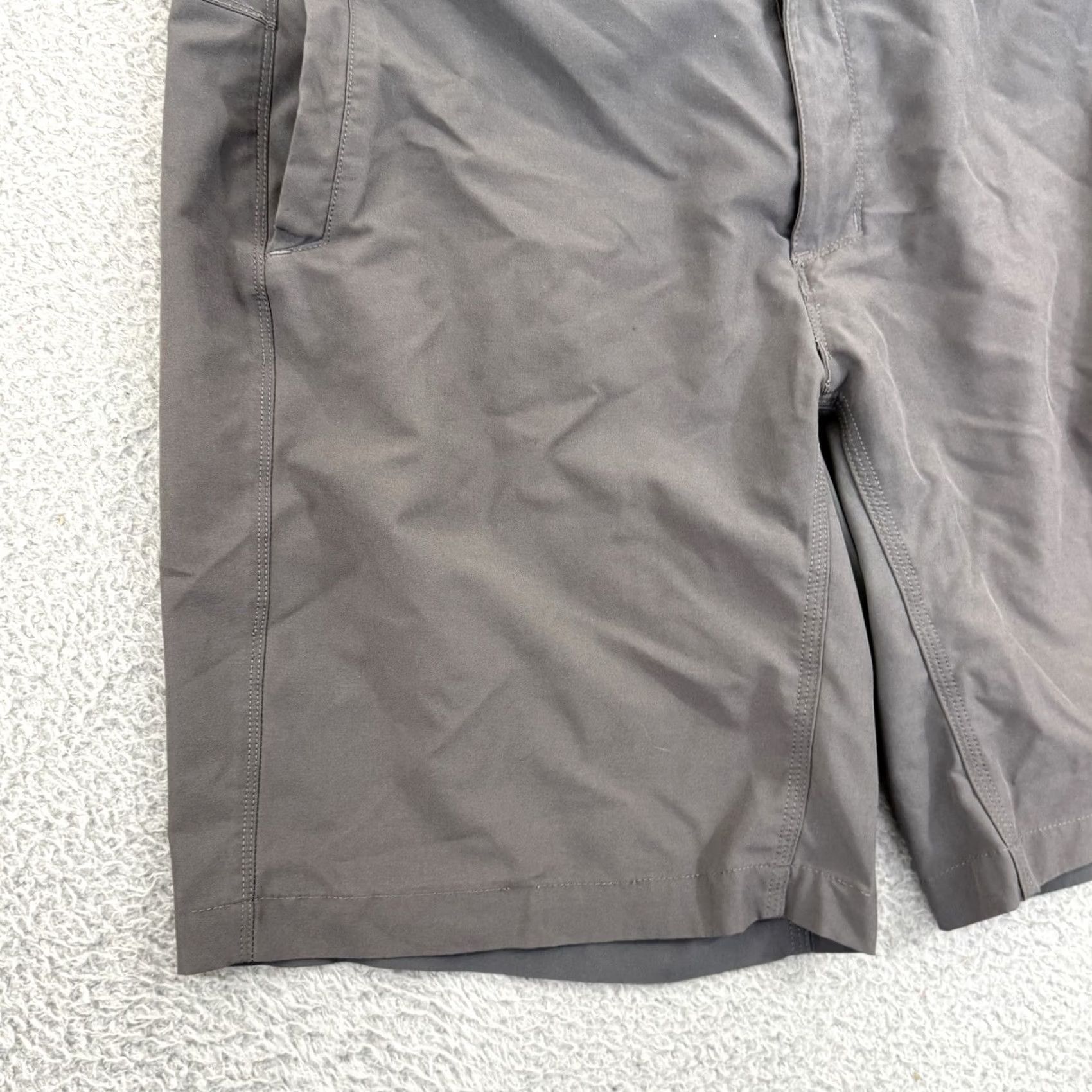 The North Face The North Face Shorts Mens 36 Gray Outdoor Hiking Casual Stretch Zip Light 10” Size US 36 / EU 52 - 3 Thumbnail