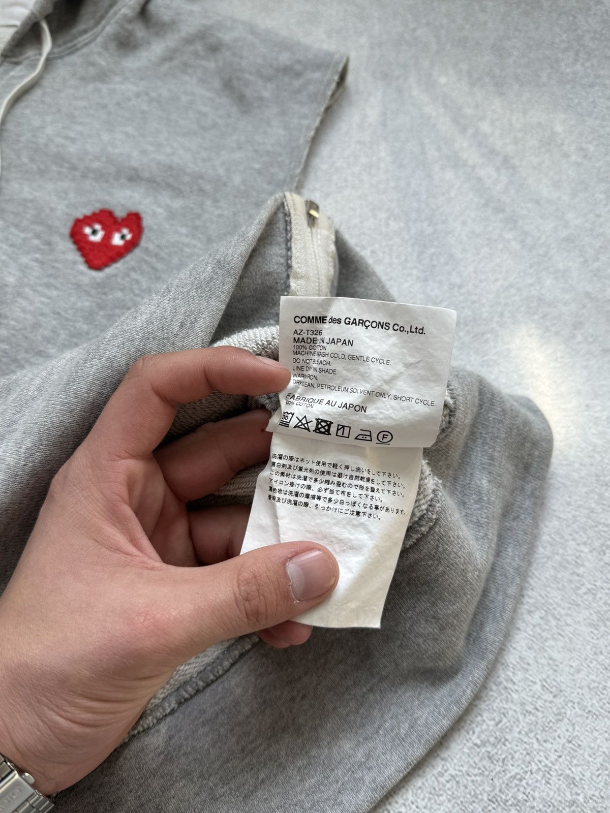 Comme des Garcons Comme des Garçons Play Hoodie Vest Zip-Up Heart Sleeveless Size US S / EU 44-46 / 1 - 9 Thumbnail