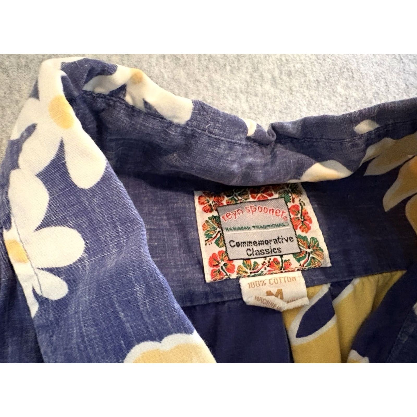 Reyn Spooner Reyn Spooner Commemorative Classics Half Button Floral Hawaiian Shirt Medium Men M Blue Short Sleeve Button-Up Satin? Size US M / EU 48-50 / 2 - 2 Thumbnail