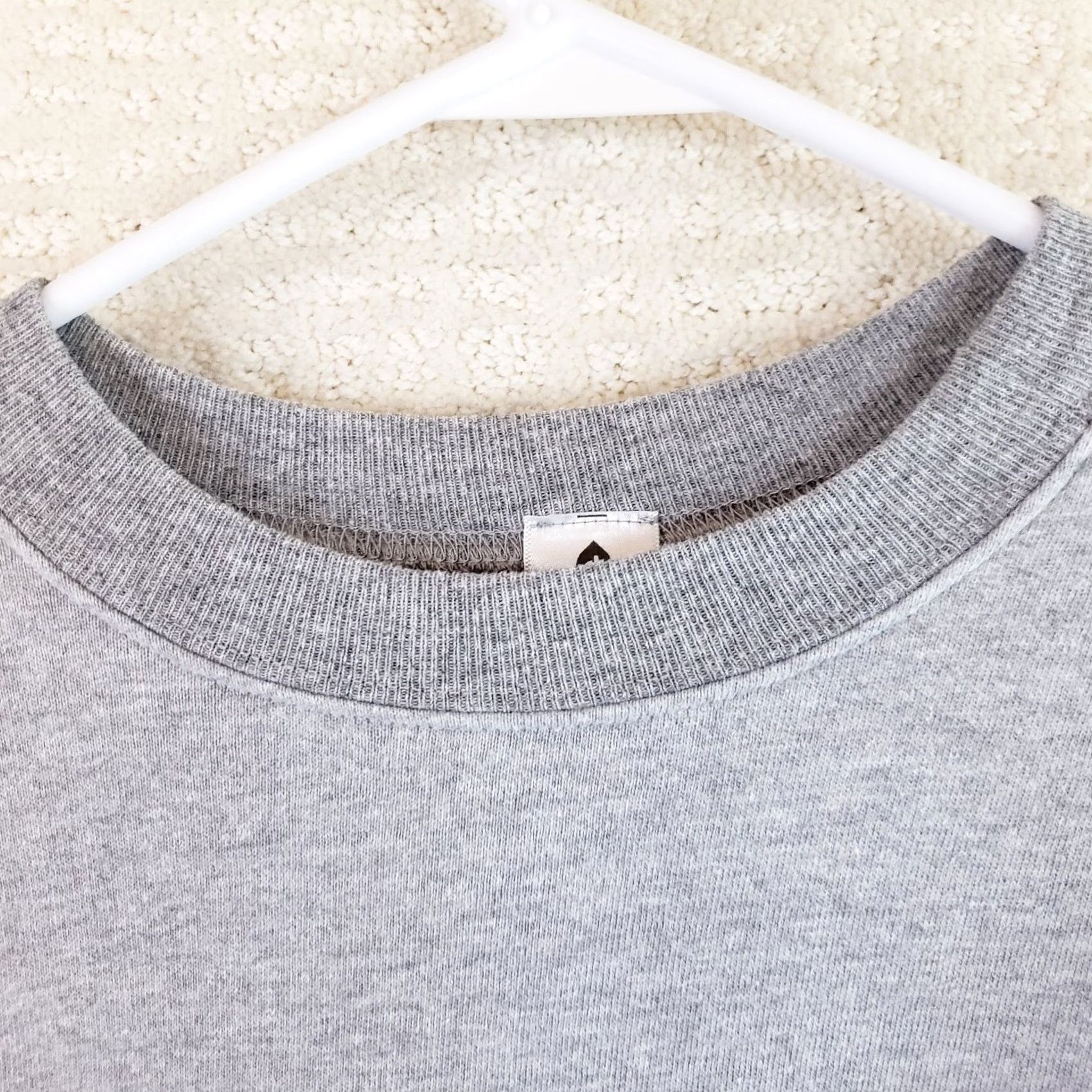 Vintage VINTAGE USMC Sweatshirt Women's Large Gray Emblem Front Military Logo 90s Womens L Gray Crew Neck Pullover Knit Cotton Long Sleeve Regular Fit Size L / US 10 / IT 46 - 6 Thumbnail