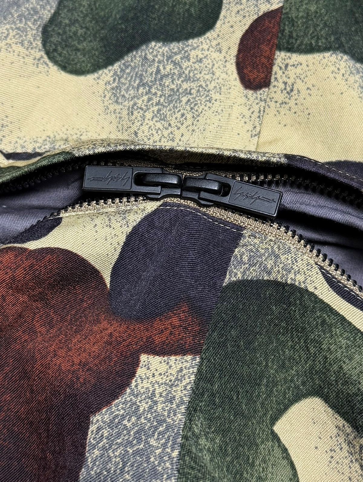 Yohji Yamamoto 𝗬𝗼𝗵𝗷𝗶 𝗬𝗮𝗺𝗮𝗺𝗼𝘁𝗼 𝗠𝗲𝗻’𝘀 𝗙𝗮𝗹𝗹 𝟮𝟬𝟭𝟳𝘀 𝗥𝘂𝗻𝘄𝗮𝘆 𝗹𝗼𝗼𝗸 Size US 34 / EU 50 - 12 Thumbnail