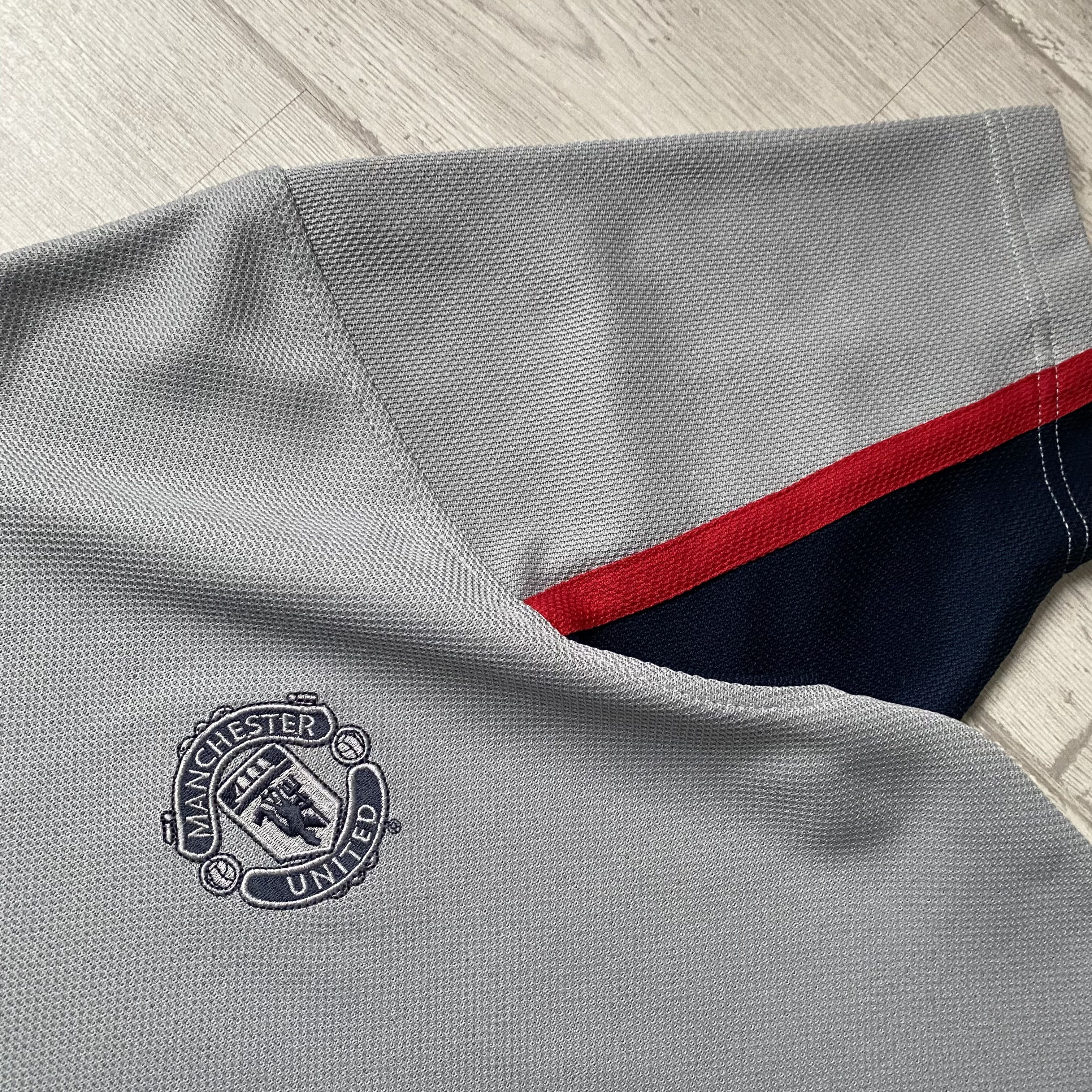 Nike ⚽️ 90s Vintage Nike Blokecore Manchester United logo tee Size US M / EU 48-50 / 2 - 5 Thumbnail