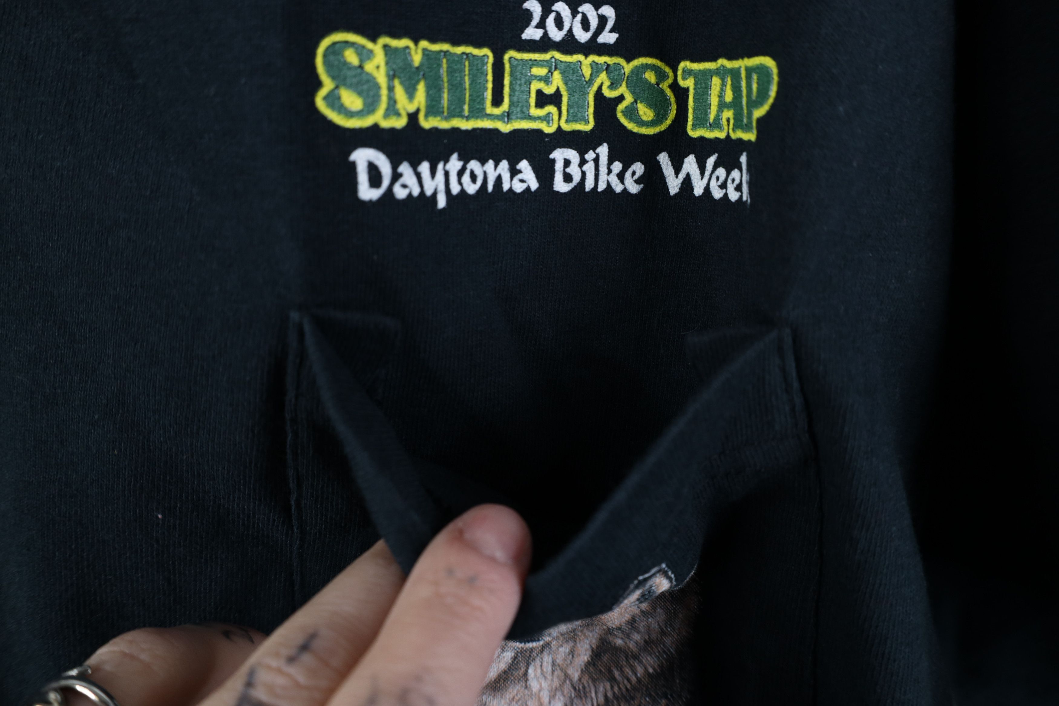 Vintage Vintage Y2K 2002 Daytona Bike Week Wolf Eagle Pocket T-Shirt Size US L / EU 52-54 / 3 - 6 Thumbnail