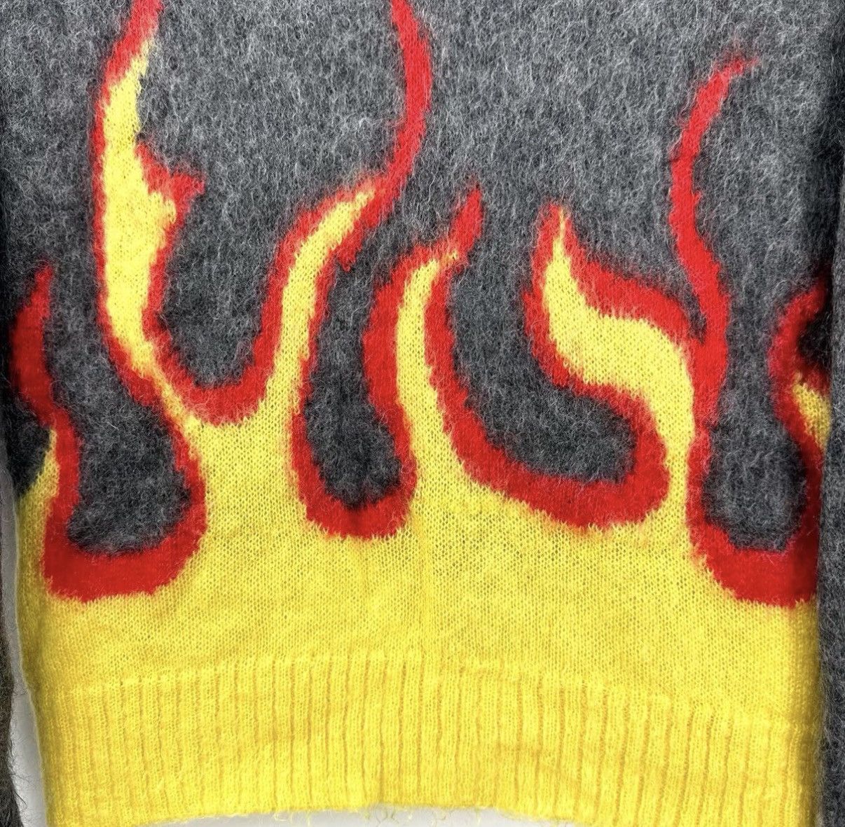 Prada Prada Grey Flame Mohair V-Neck Sweater K12 Size XS / US 0-2 / IT 36-38 - 5 Thumbnail
