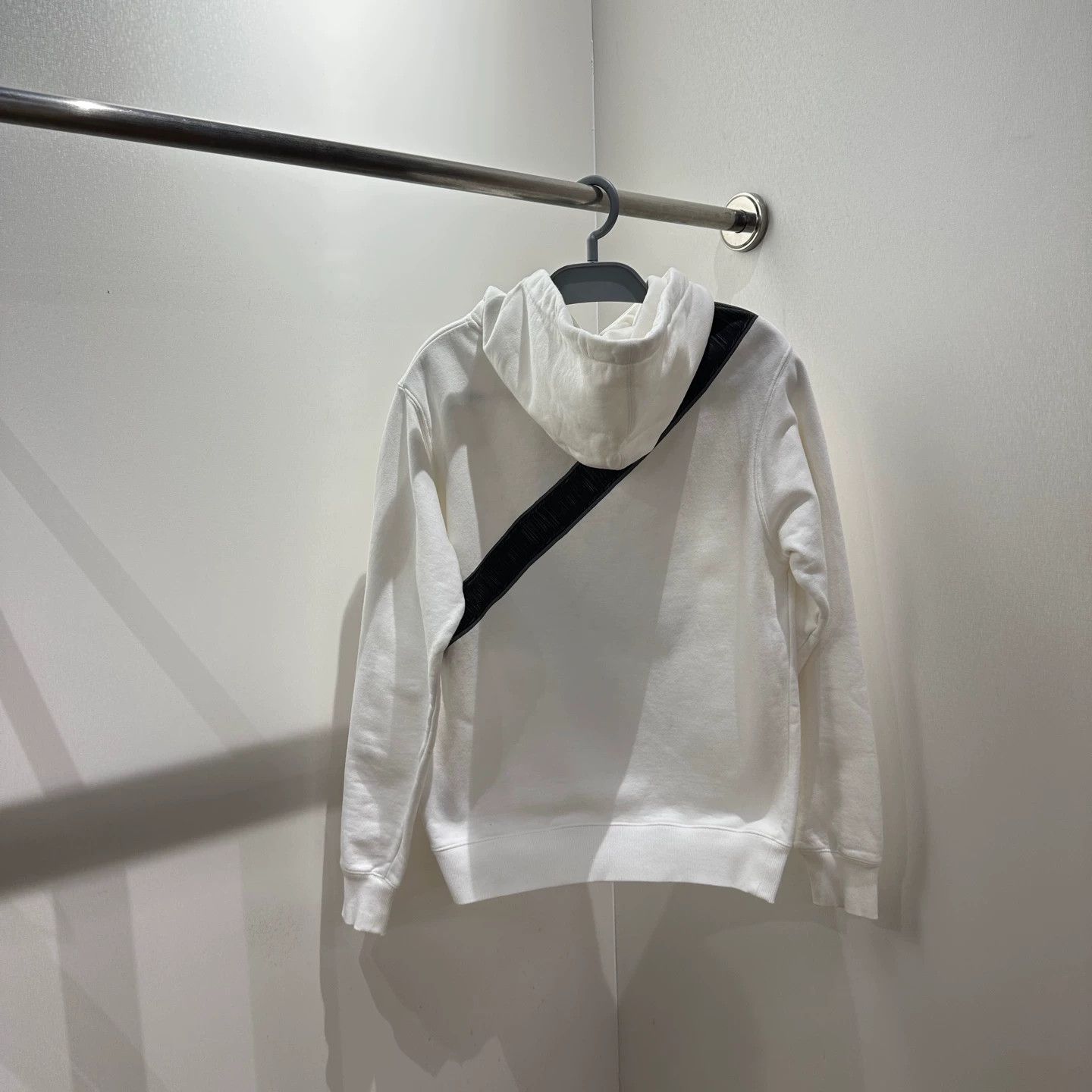 Dior Dior apr763 saddle bag logo hoodie xxs cotton Size US XXS / EU 40 - 2 Thumbnail