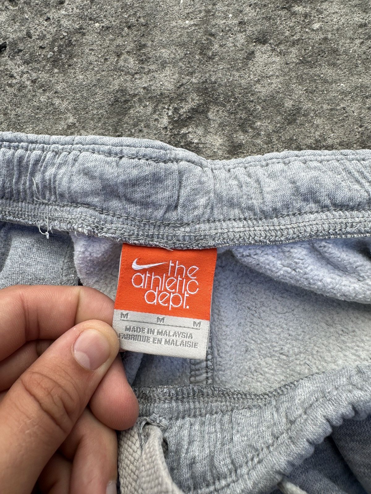 Vintage Vintage Nike Pants Rare Joggers Swoosh Streetwear Rare USA M Size US 32 / EU 48 - 3 Thumbnail