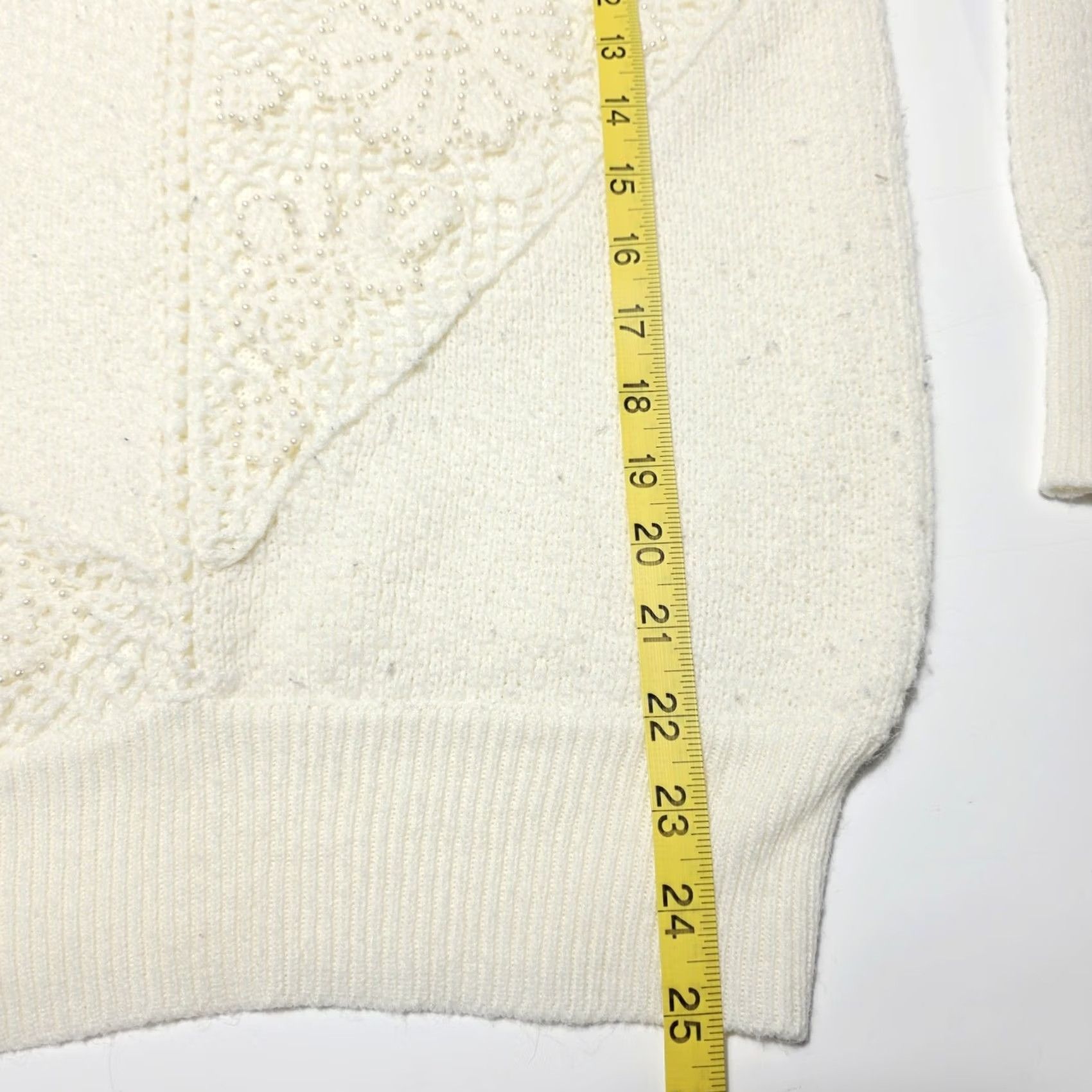Vintage VINTAGE Jaclyn Smith Women's Sweater Size M Beaded Embroidered Knit Crew Neck Long Sleeve White 80s Retro Ugly Embellished Pullover Size M / US 6-8 / IT 42-44 - 7 Thumbnail