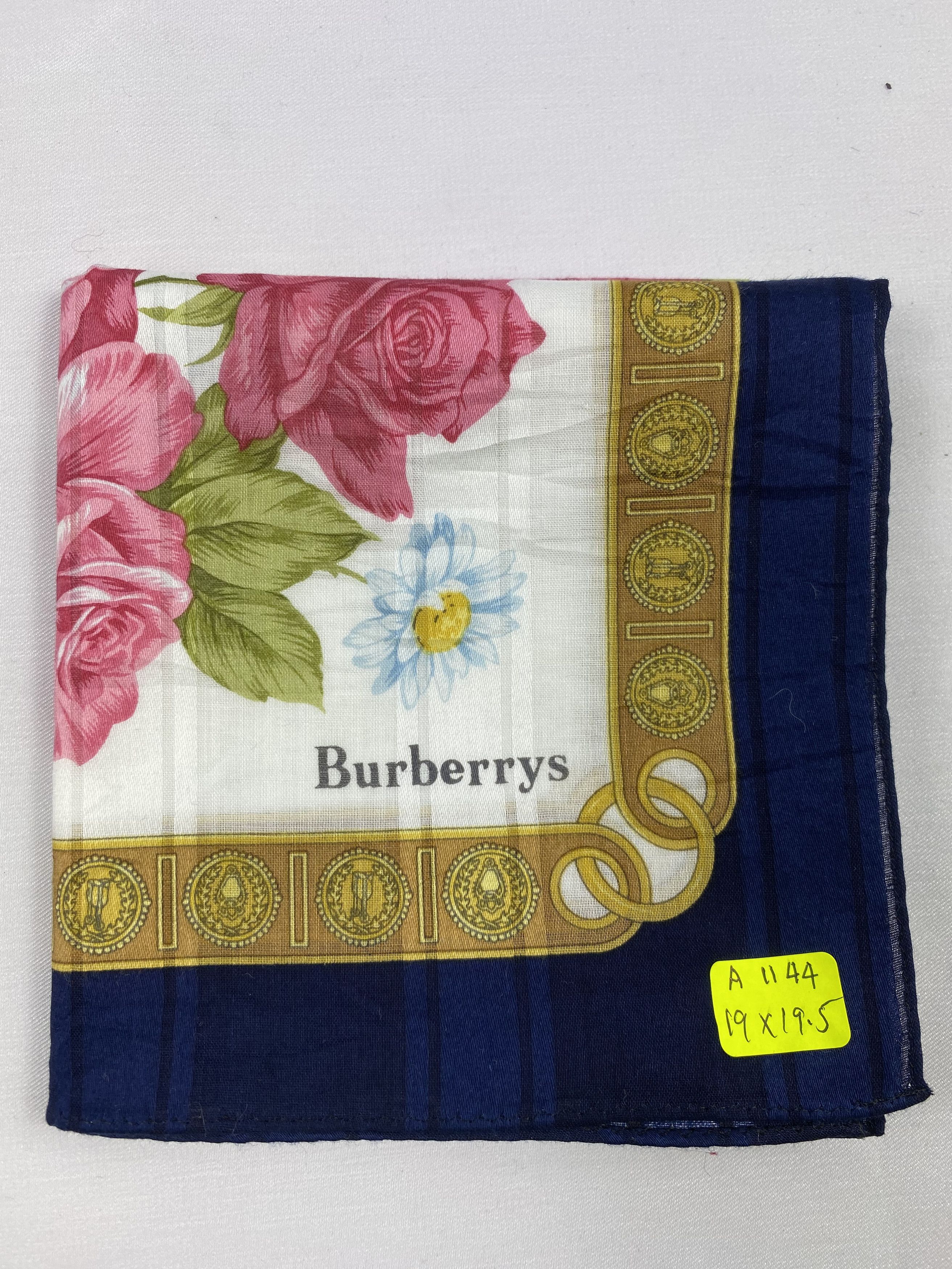 Burberry Burberry Handkerchief / Bandana / Neckerchief Size ONE SIZE - 7 Thumbnail