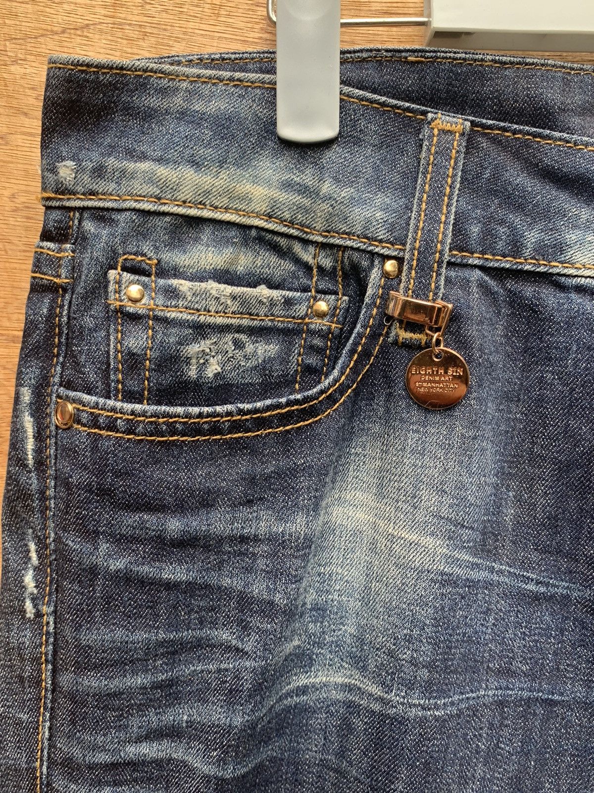 Art Comes First Eight Sin Denim Art Distressed Jeans Pants Size US 31 - 13 Thumbnail