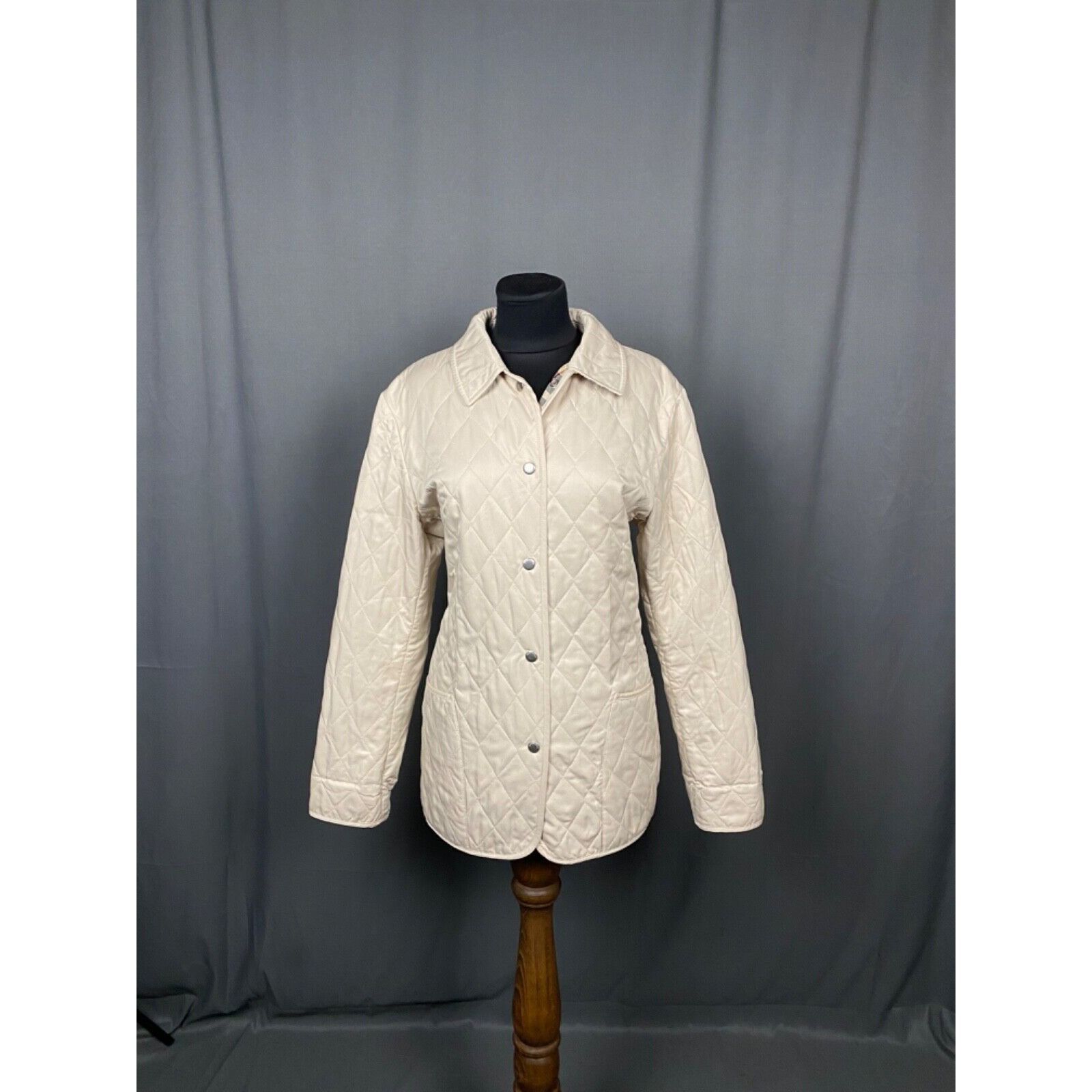 Burberry Burberry Nova Check Lining Women's Beige Quilted Jacket Size Size S / US 4 / IT 40 - 4 Thumbnail