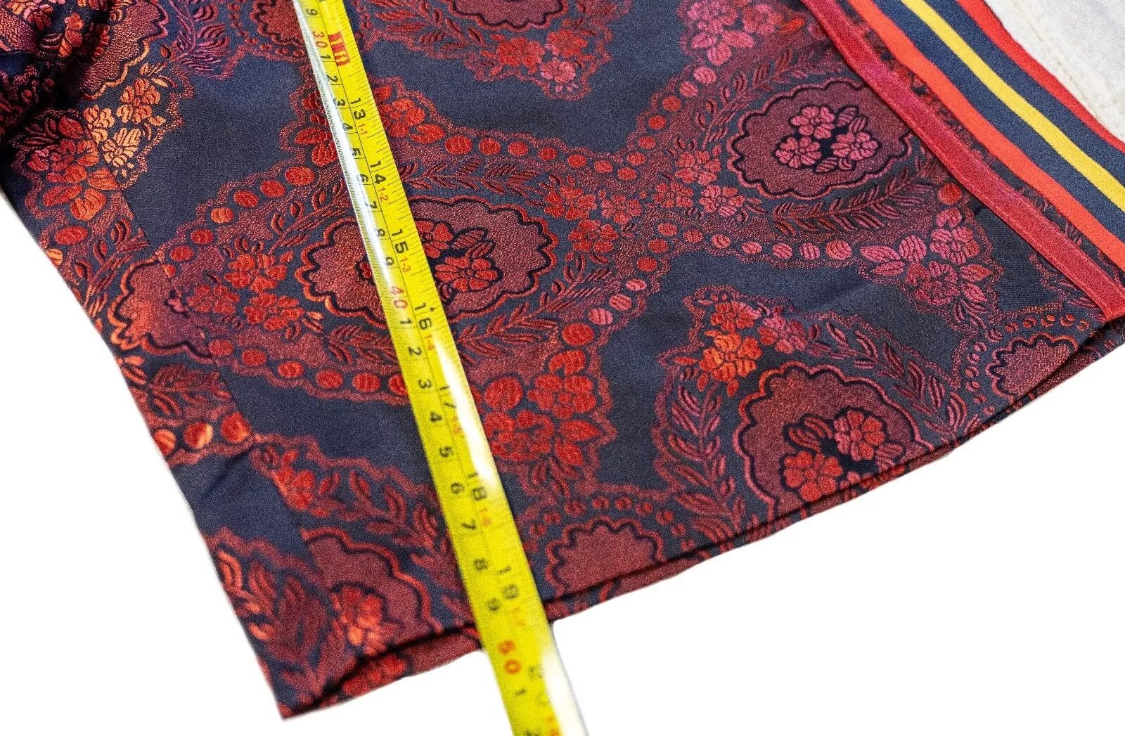 Gucci GUCCI Satin Red Floral Print Jacquard Track Bowling Shorts Size US 28 / EU 44 - 4 Thumbnail