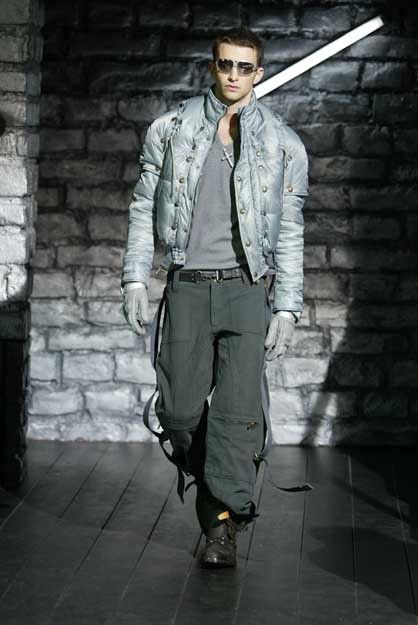 Dolce & Gabbana A/W 2003 Bondage Side Strap Cargos Size US 34 / EU 50 - 2 Thumbnail