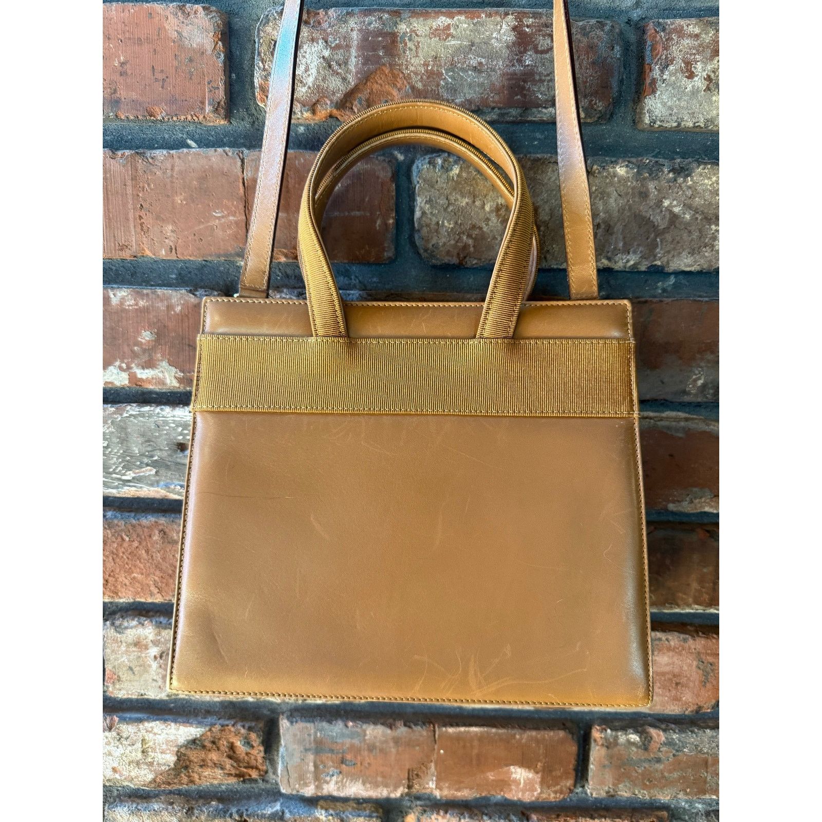 Salvatore Ferragamo Salvatore Ferragamo Vara Ribbon 2-Way Handbag in camel Size ONE SIZE - 6 Thumbnail