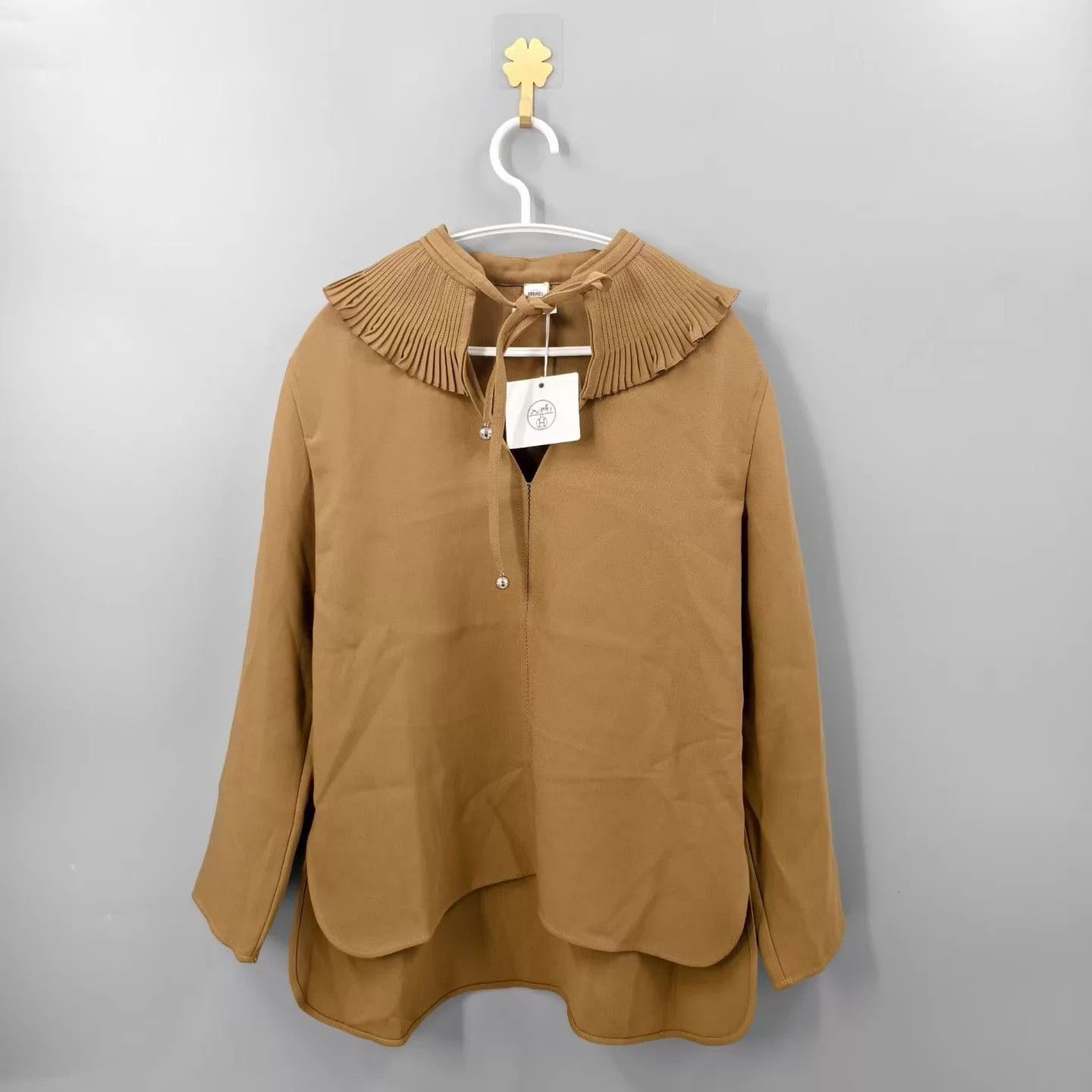 Hermes Hermes brown bell lace collar shirt 36 Size XS / US 0-2 / IT 36-38 - 1 Thumbnail