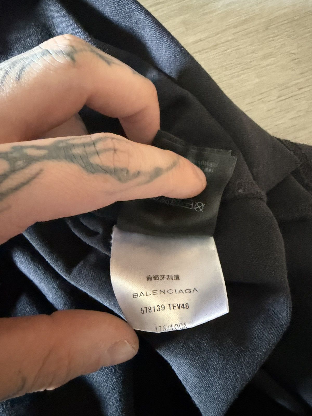 Balenciaga Balenciaga Yellow Logo Tshirt Size US L / EU 52-54 / 3 - 5 Thumbnail