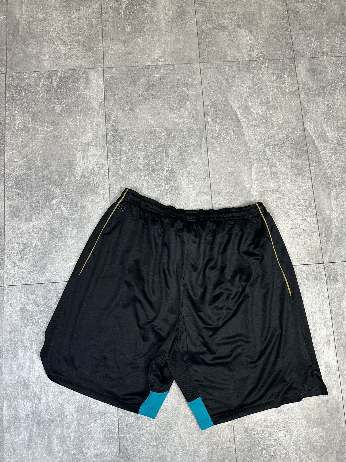 Puma Men’s vintage Puma Arsenal soccer shorts Size US 36 / EU 52 - 7 Thumbnail
