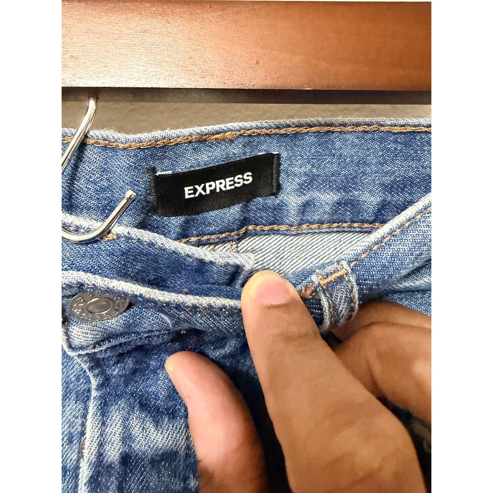 Express Express Women's Super High Wasted Mom Jean Shorts Sz 12 Size 34" / US 12 / IT 48 - 2 Thumbnail