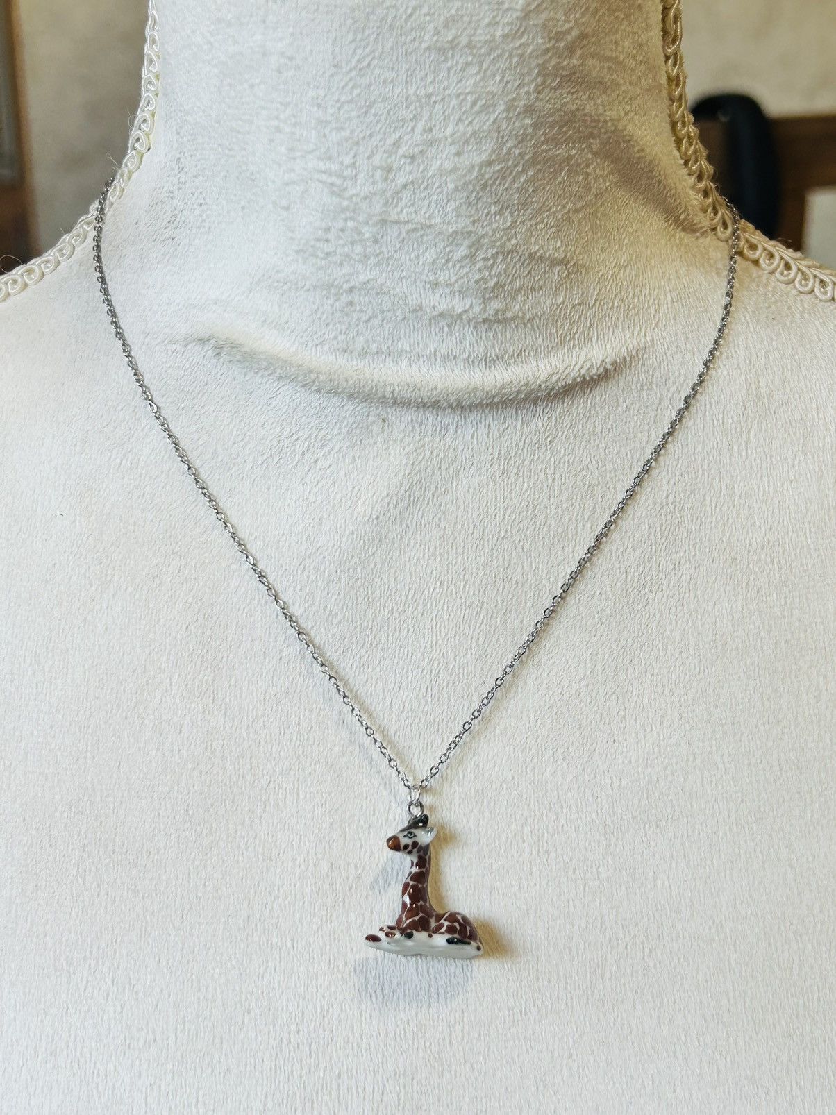 Handmade Handcrafted vintage porcelain giraffe pendant necklace Size ONE SIZE - 3 Thumbnail