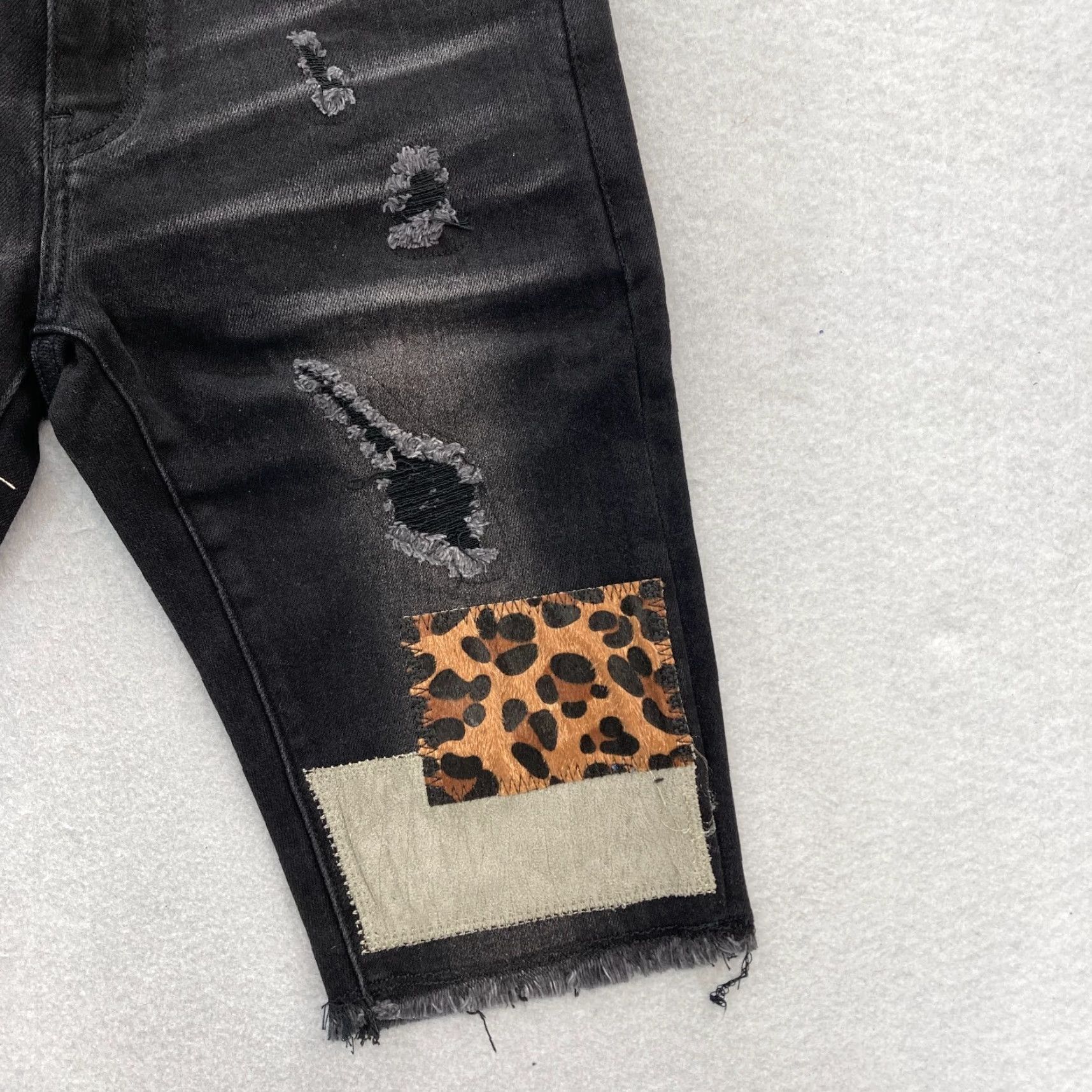 Denime Crysp Denim Jeans Shorts Jorts Mens 28 Black Stretch Denim Distressed Patches NWT Skull Theme Size US 28 / EU 44 - 2 Thumbnail