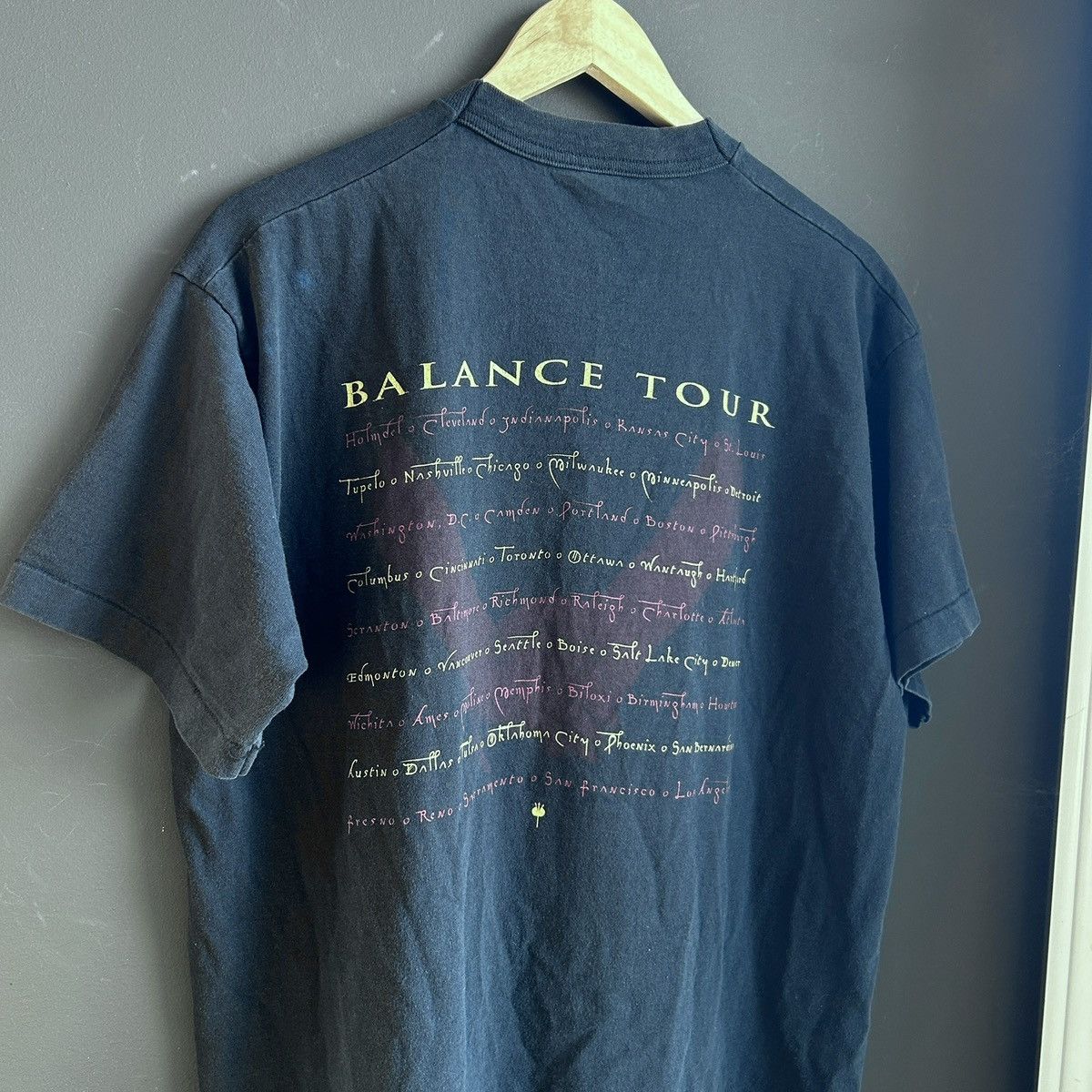 Band Tees Van Halen 1995 Balance Tour Single Stitch Vintage Tee Size US XL / EU 56 / 4 - 3 Thumbnail