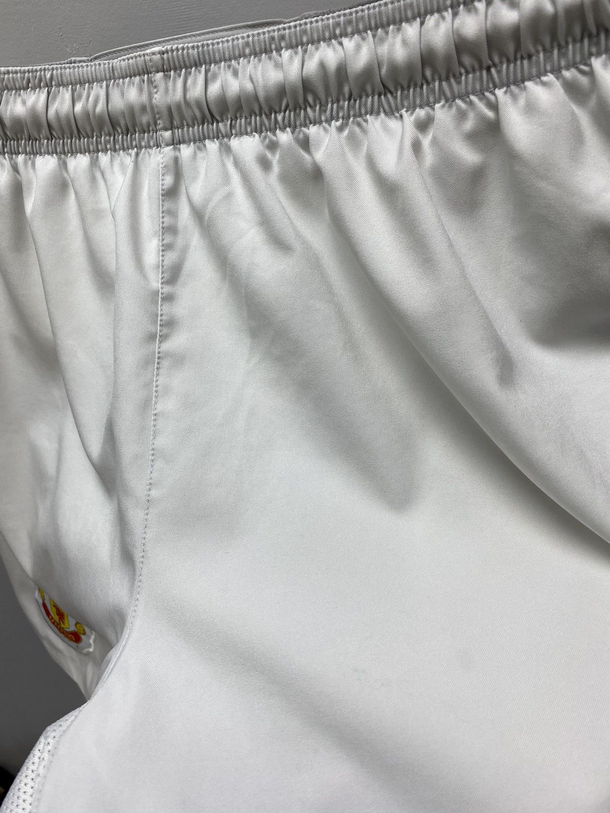 Nike Nike Manchester United 2010 2011 Football Soccer Shorts Size US 32 / EU 48 - 12 Thumbnail