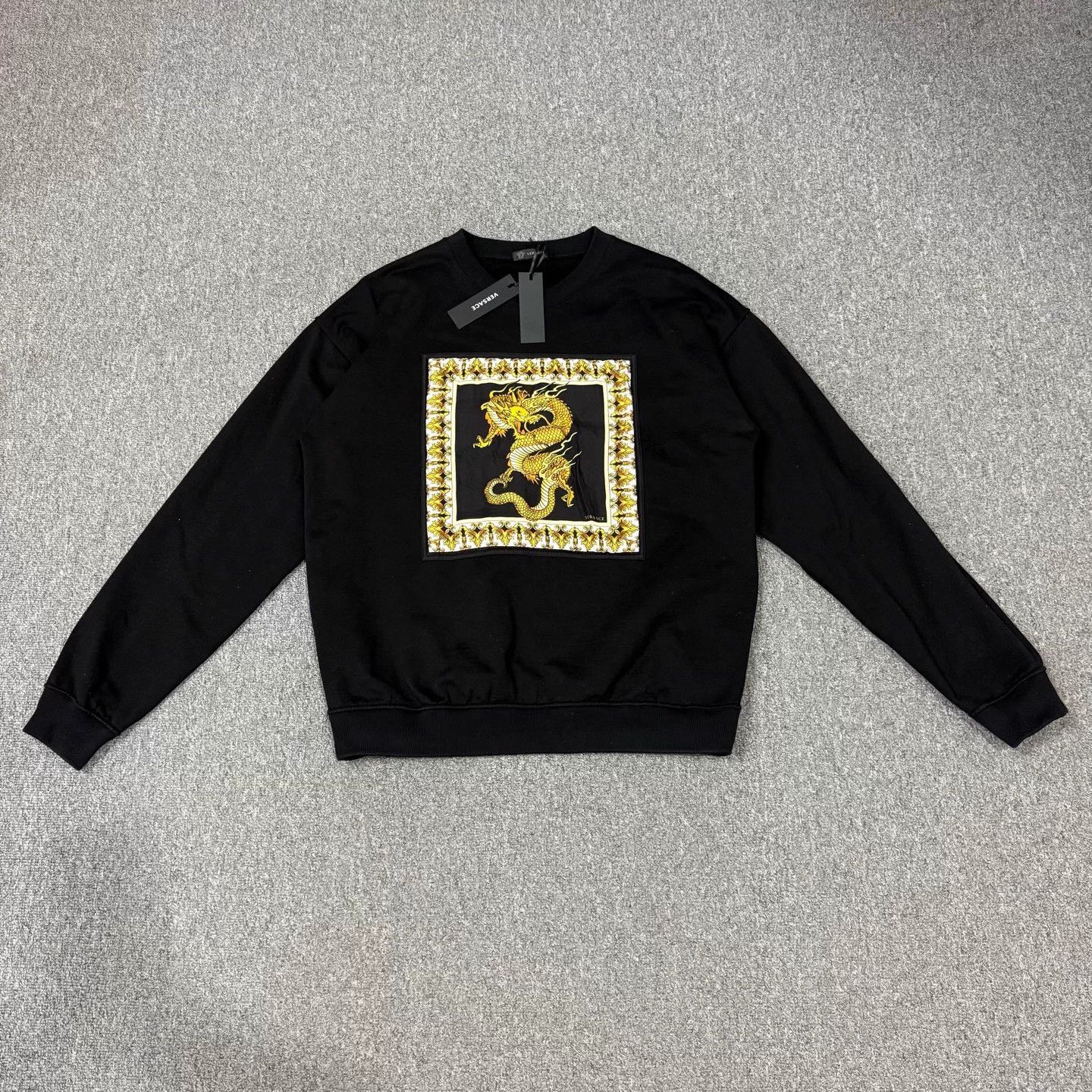 Versace Versace Black Baroque Dragon Print Limited Sweatshirt Size L Size L / US 10 / IT 46 - 1 Thumbnail