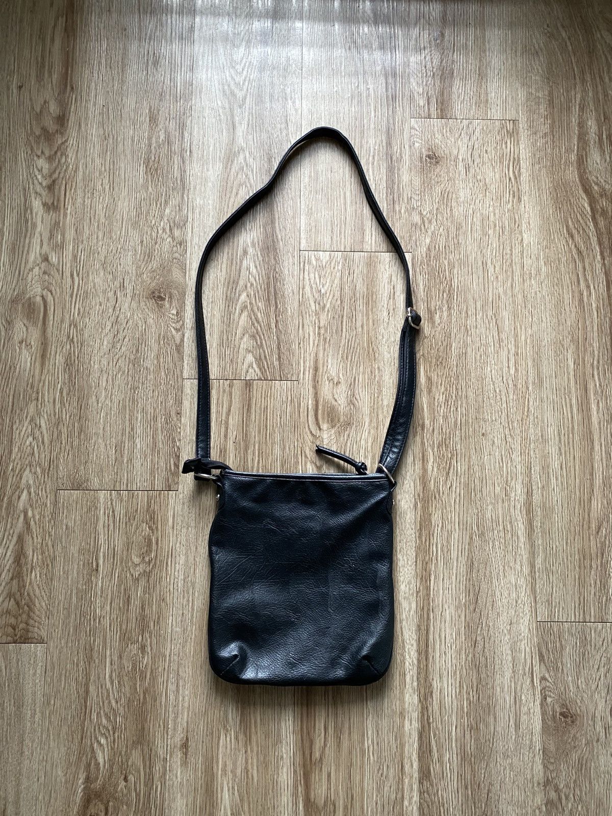 Other Y2K Black Cross Goth Grunge Leather Shoulder Bag Chrome Size ONE SIZE - 5 Thumbnail