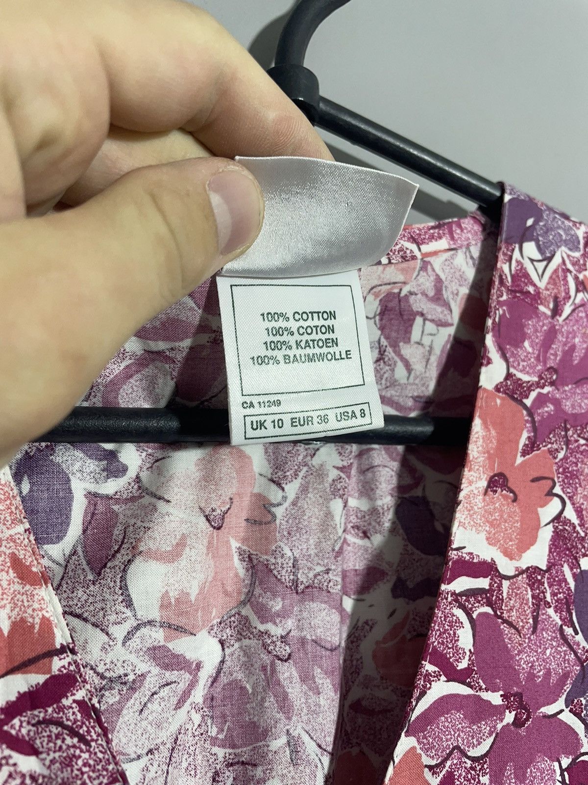 Laura Ashley × Vintage Vintage Laura Ashley 1980s dark pink floral pattern dress Size M / US 6-8 / IT 42-44 - 9 Thumbnail