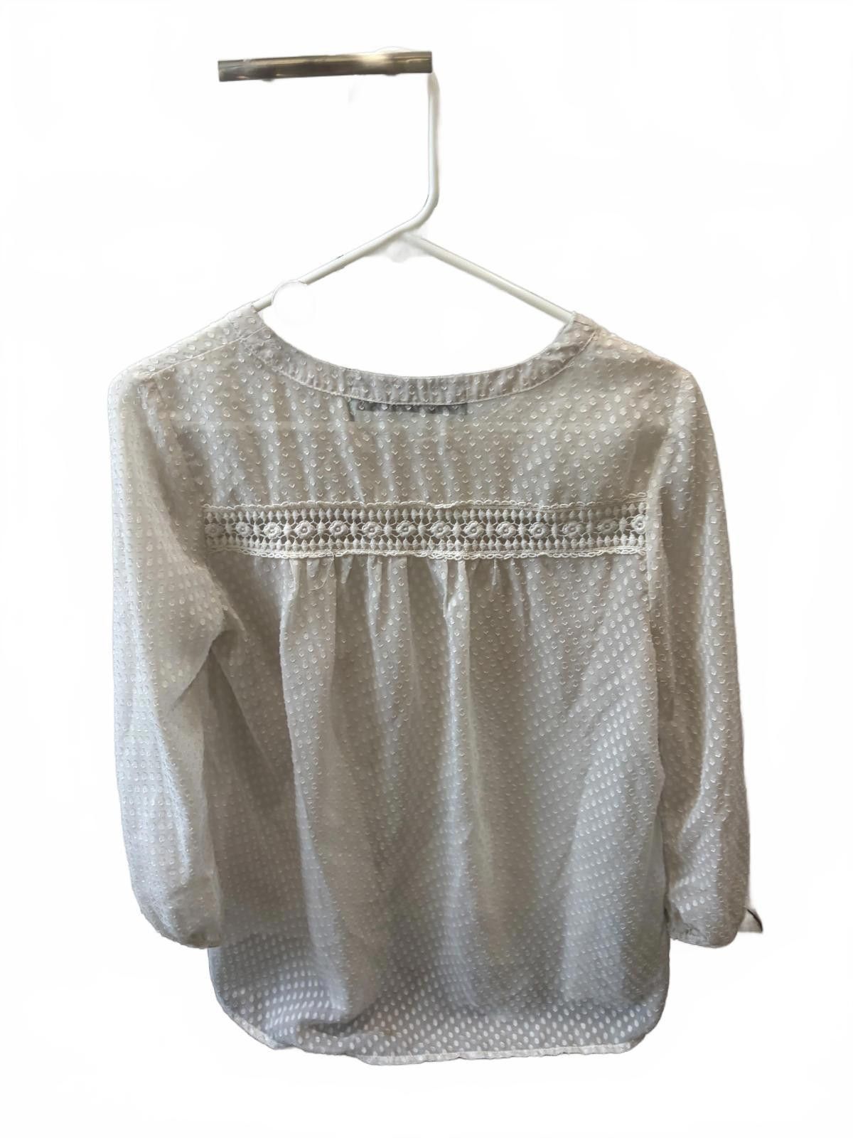 Other Haute Hanger White Textured Blouse with Lace Detail Size S Size S / US 4 / IT 40 - 4 Thumbnail