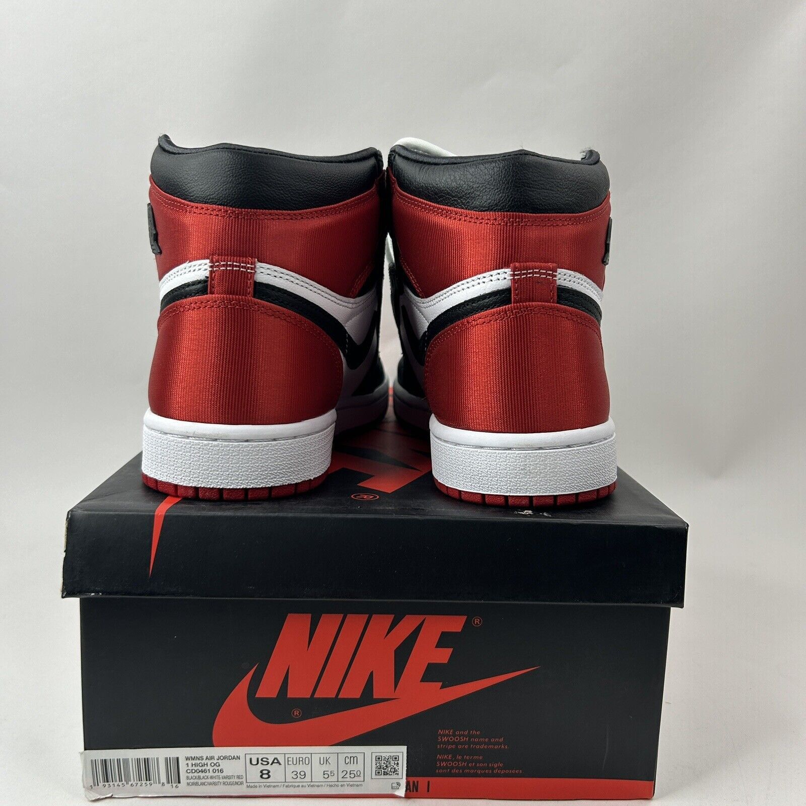 Nike Nike Air Jordan 1 Retro High WMNS “Satin Black Toe” 2024 Size US 8 / IT 38 - 4 Thumbnail