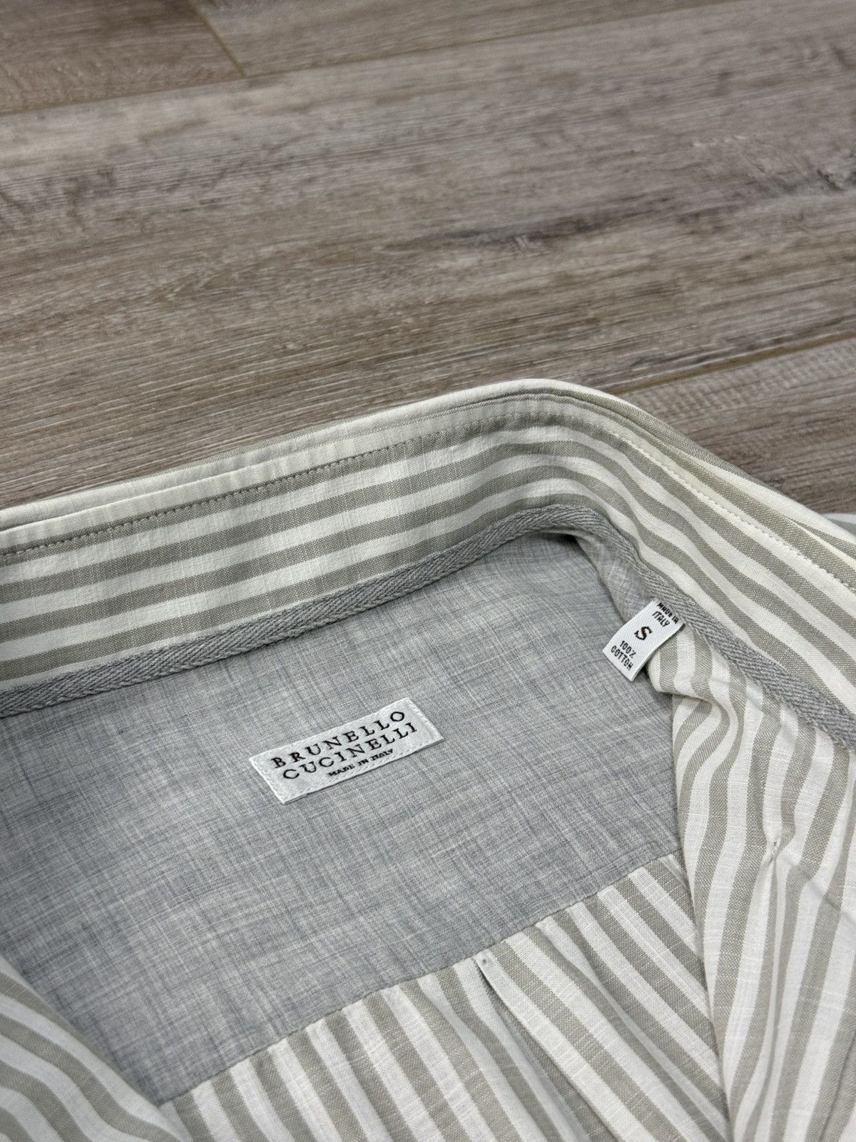 Brunello Cucinelli Brunello Cucinelli Grey White Stripe Button-Down Shirt Size US S / EU 44-46 / 1 - 8 Thumbnail