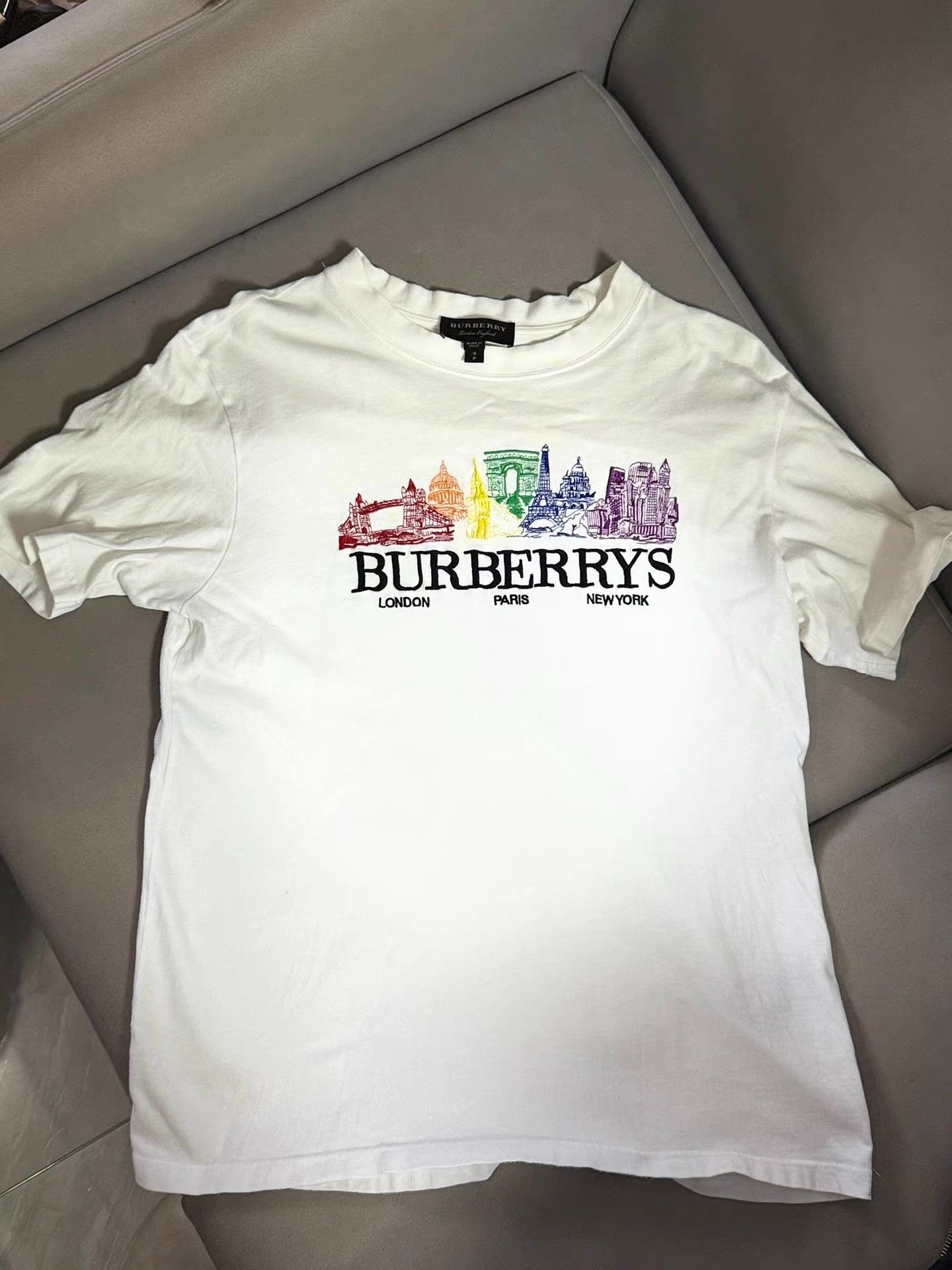 Burberry Burberry London City Limited Edition ShortSleeveT-shirt Ｑ20 Size US S / EU 44-46 / 1 - 1 Thumbnail