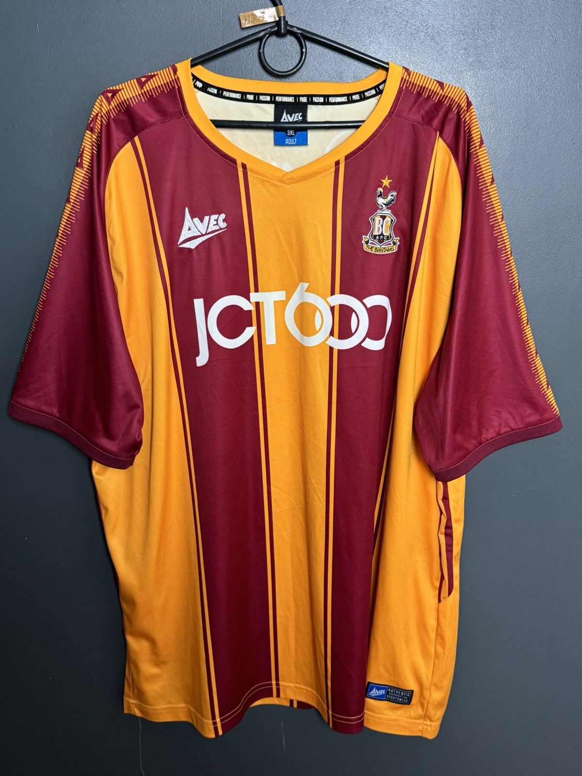 Other XXXL Bradford City 20/21 Home Football Jersey Size US XXL / EU 58 / 5 - 1 Thumbnail